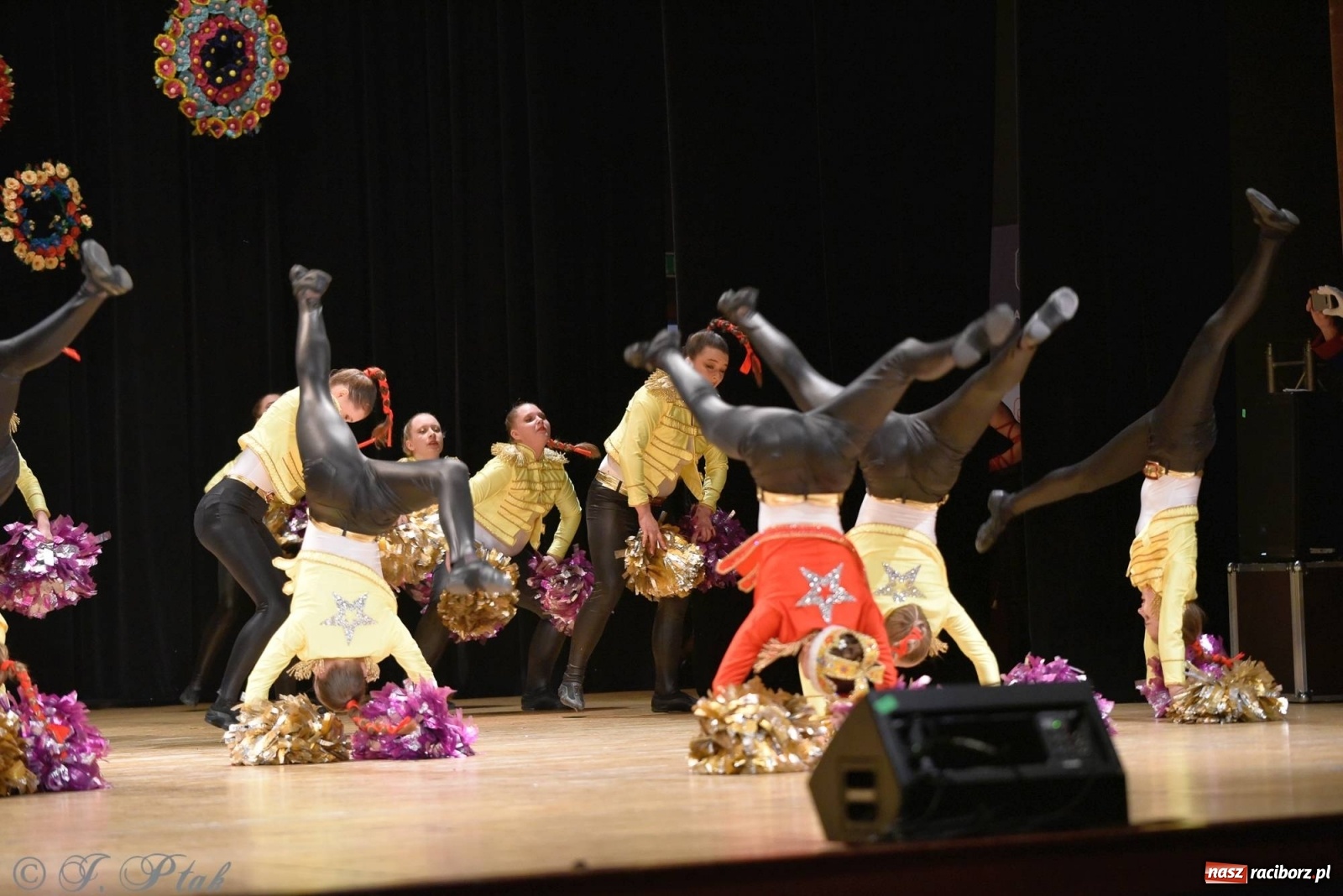 Zdjęcie w galerii na portalu naszraciborz.pl: Zespoły Źródła wspierają Kamilka. Piękny koncert w RCK [FOTO i WIDEO] wiadomości z regionu