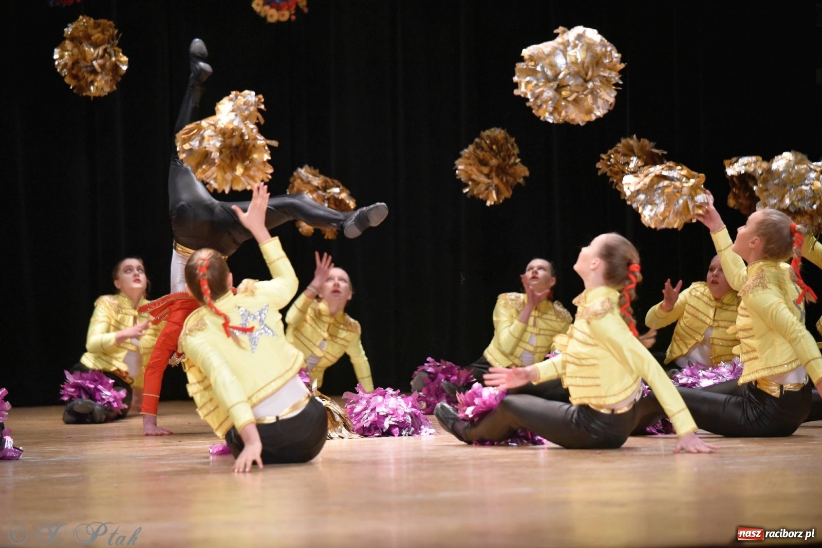 Zdjęcie w galerii na portalu naszraciborz.pl: Zespoły Źródła wspierają Kamilka. Piękny koncert w RCK [FOTO i WIDEO] wiadomości z regionu