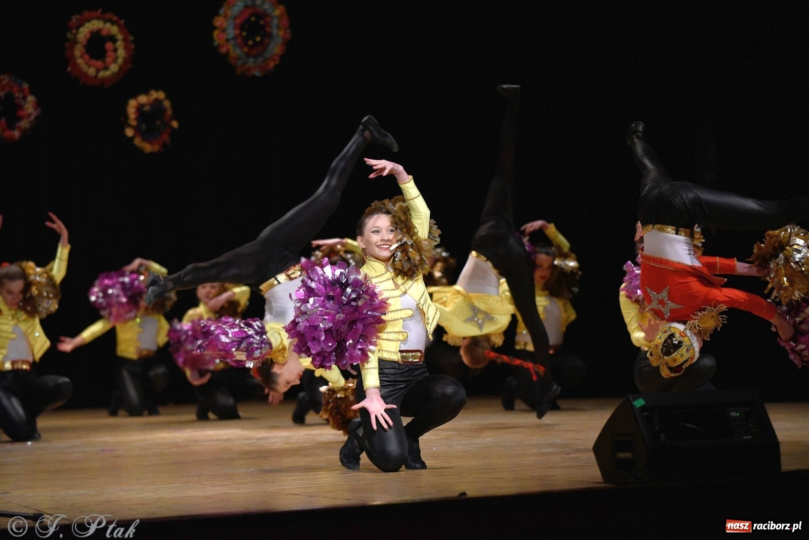 Zdjęcie w galerii na portalu naszraciborz.pl: Zespoły Źródła wspierają Kamilka. Piękny koncert w RCK [FOTO i WIDEO] wiadomości z regionu