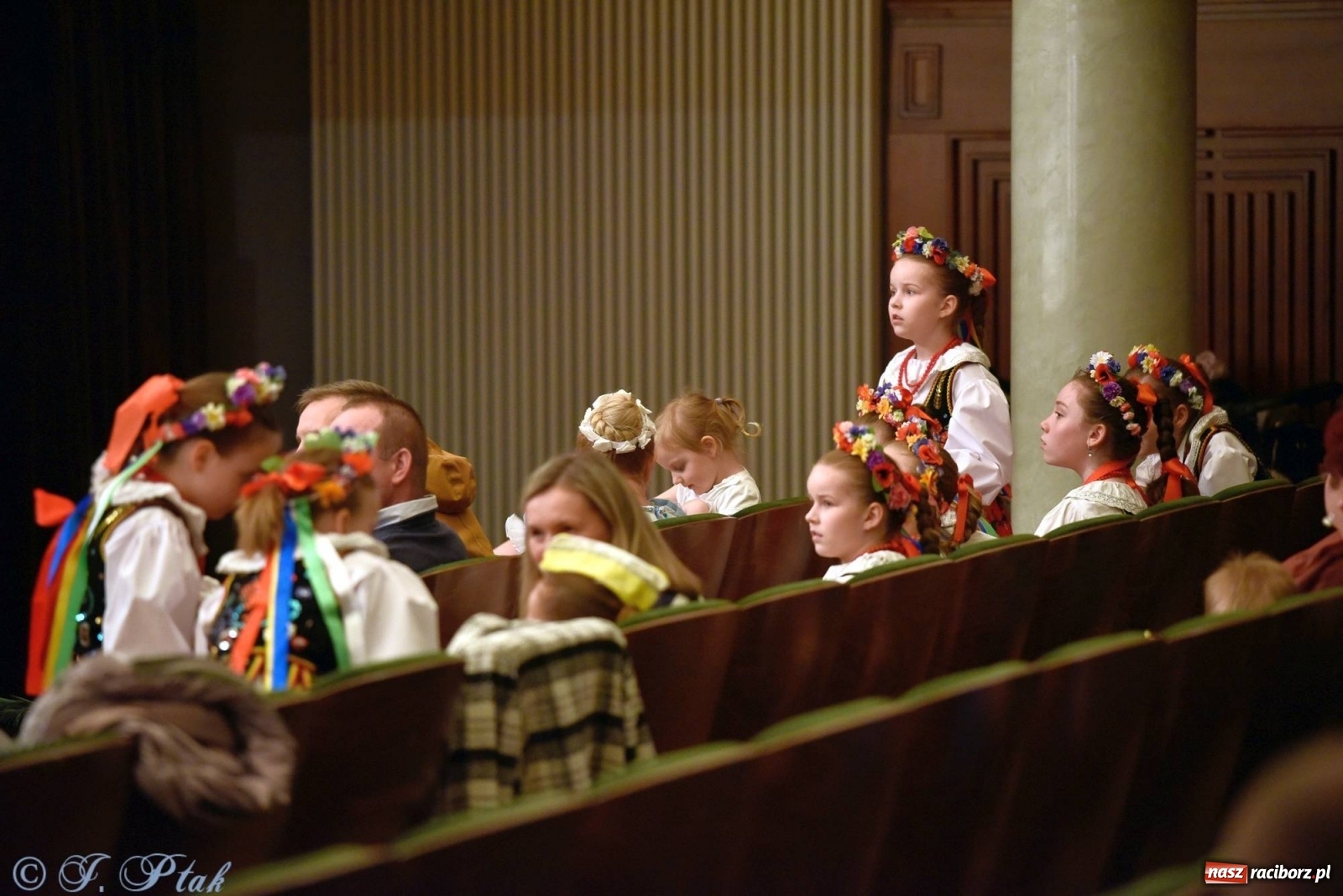 Zdjęcie w galerii na portalu naszraciborz.pl: Zespoły Źródła wspierają Kamilka. Piękny koncert w RCK [FOTO i WIDEO] wiadomości z regionu