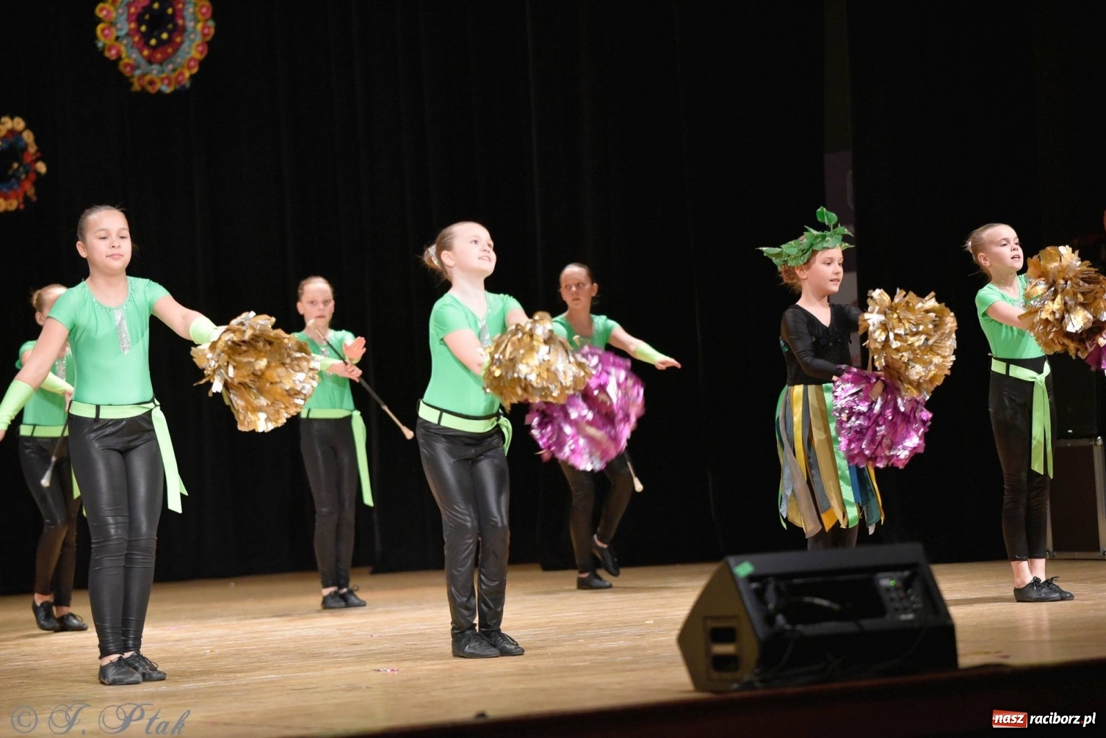Zdjęcie w galerii na portalu naszraciborz.pl: Zespoły Źródła wspierają Kamilka. Piękny koncert w RCK [FOTO i WIDEO] wiadomości z regionu
