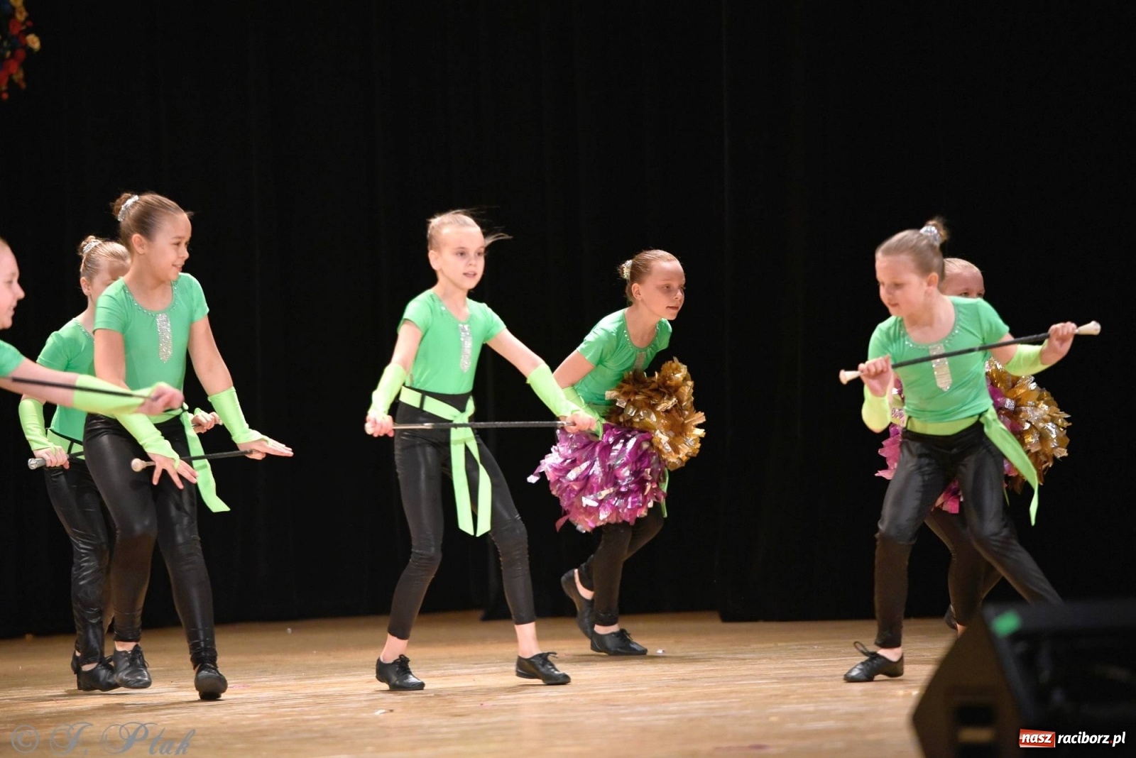 Zdjęcie w galerii na portalu naszraciborz.pl: Zespoły Źródła wspierają Kamilka. Piękny koncert w RCK [FOTO i WIDEO] wiadomości z regionu