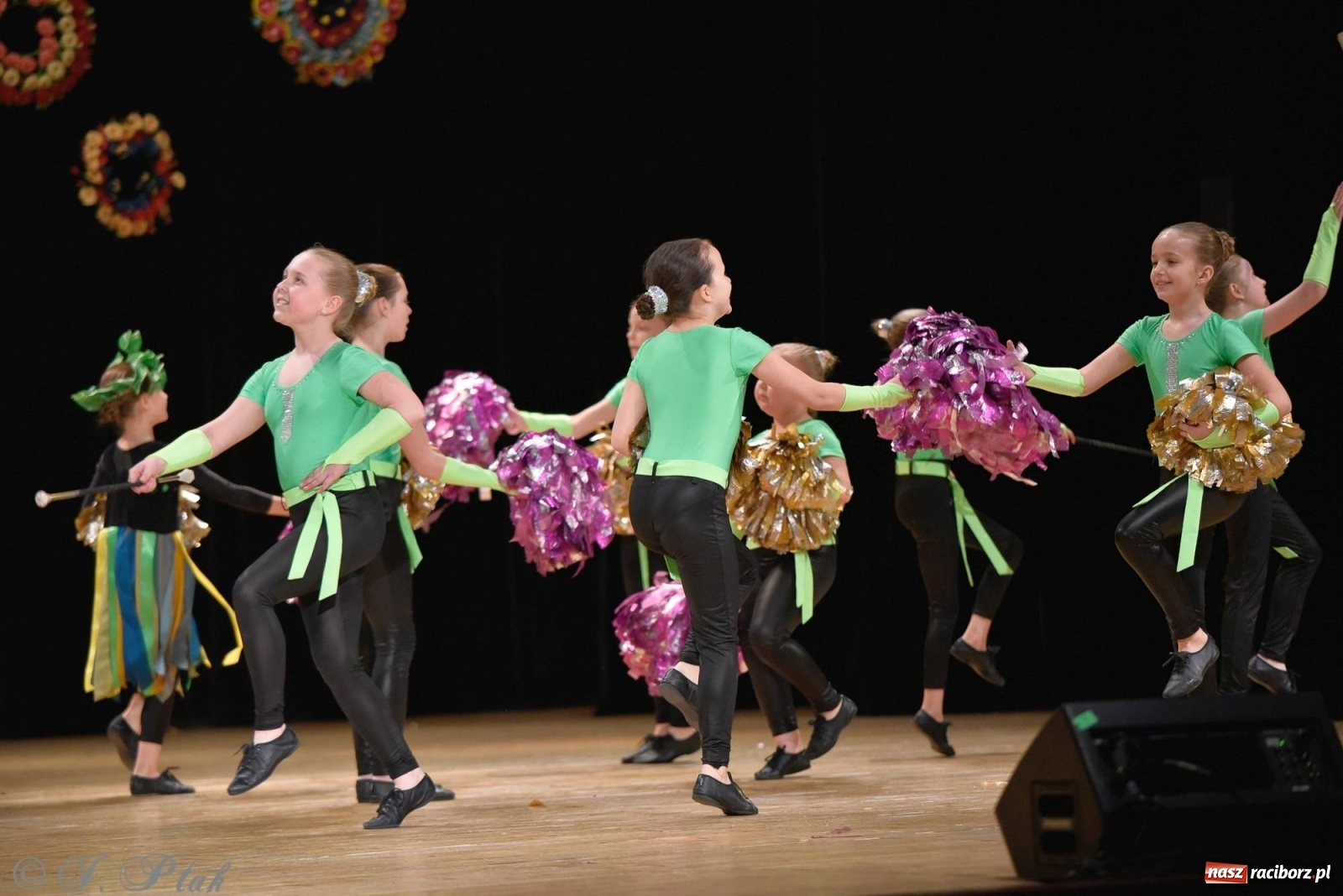 Zdjęcie w galerii na portalu naszraciborz.pl: Zespoły Źródła wspierają Kamilka. Piękny koncert w RCK [FOTO i WIDEO] wiadomości z regionu