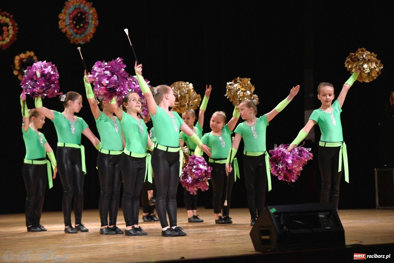 Zdjęcie w galerii na portalu naszraciborz.pl: Zespoły Źródła wspierają Kamilka. Piękny koncert w RCK [FOTO i WIDEO] wiadomości z regionu