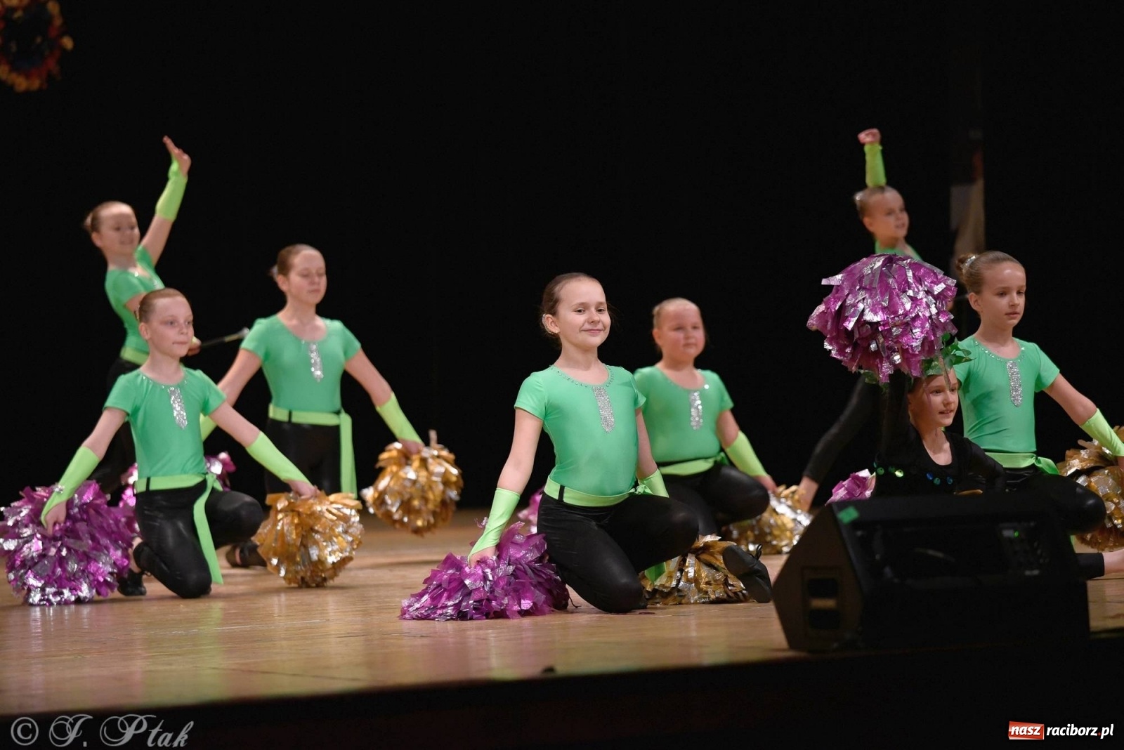 Zdjęcie w galerii na portalu naszraciborz.pl: Zespoły Źródła wspierają Kamilka. Piękny koncert w RCK [FOTO i WIDEO] wiadomości z regionu
