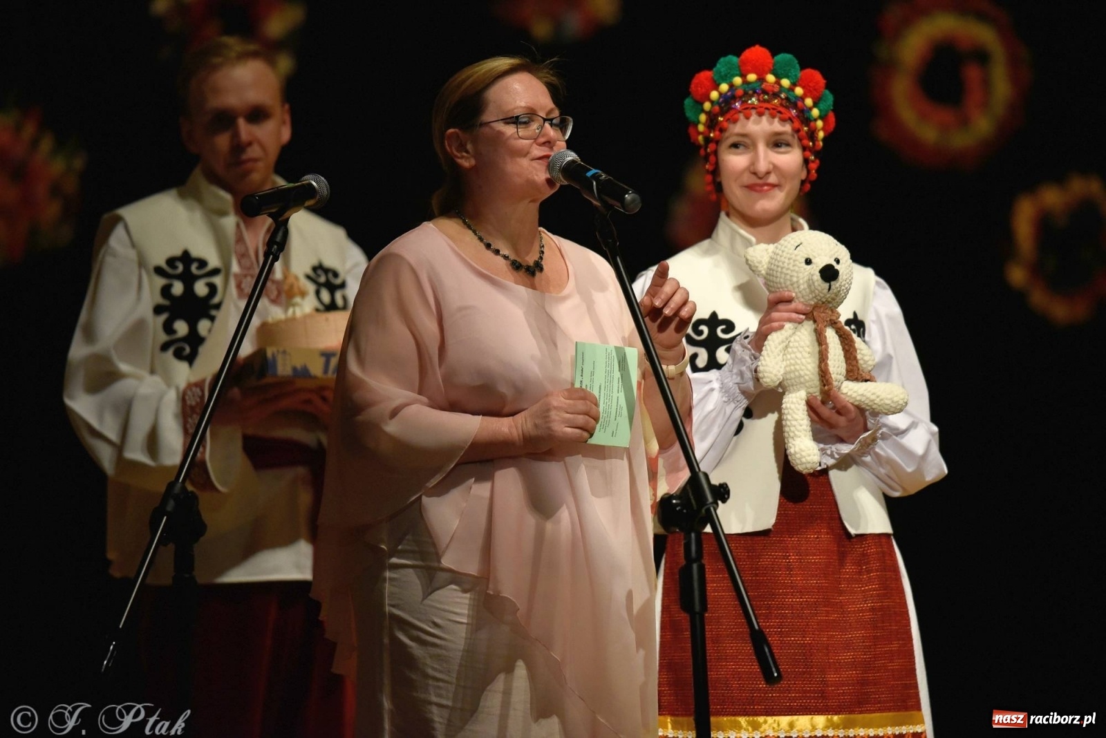 Zdjęcie w galerii na portalu naszraciborz.pl: Zespoły Źródła wspierają Kamilka. Piękny koncert w RCK [FOTO i WIDEO] wiadomości z regionu