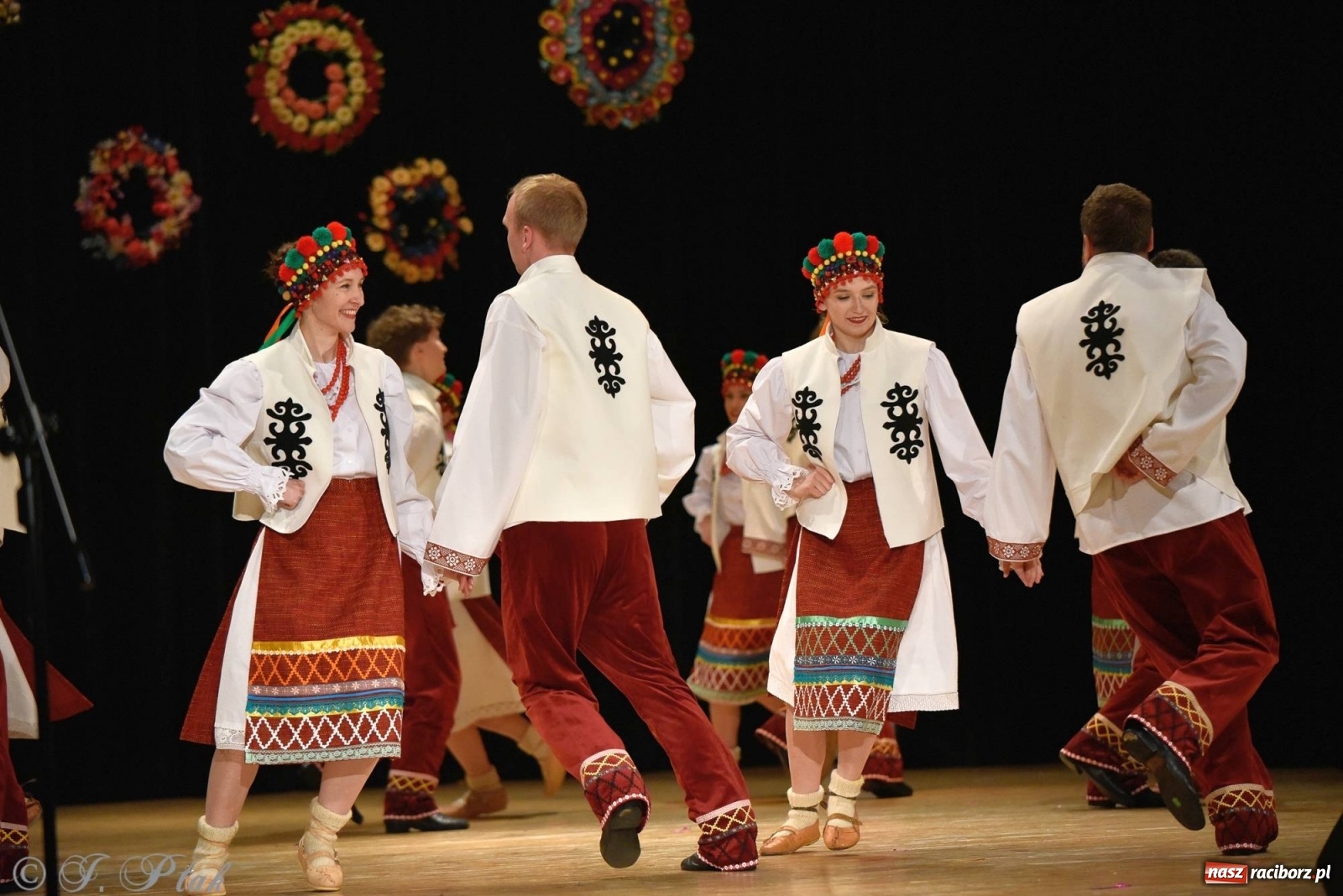 Zdjęcie w galerii na portalu naszraciborz.pl: Zespoły Źródła wspierają Kamilka. Piękny koncert w RCK [FOTO i WIDEO] wiadomości z regionu