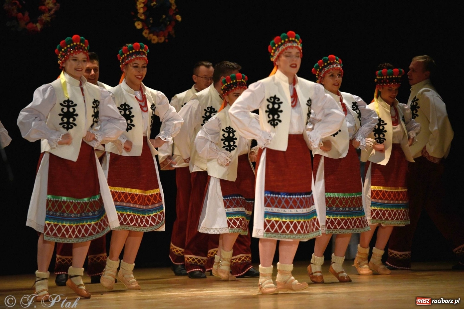 Zdjęcie w galerii na portalu naszraciborz.pl: Zespoły Źródła wspierają Kamilka. Piękny koncert w RCK [FOTO i WIDEO] wiadomości z regionu