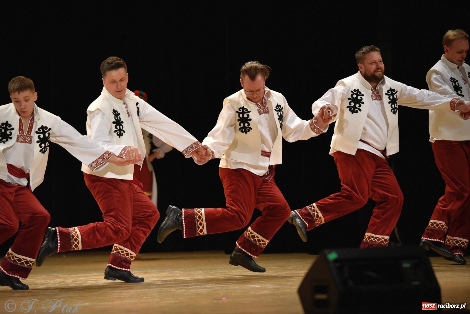 Zdjęcie w galerii na portalu naszraciborz.pl: Zespoły Źródła wspierają Kamilka. Piękny koncert w RCK [FOTO i WIDEO] wiadomości z regionu