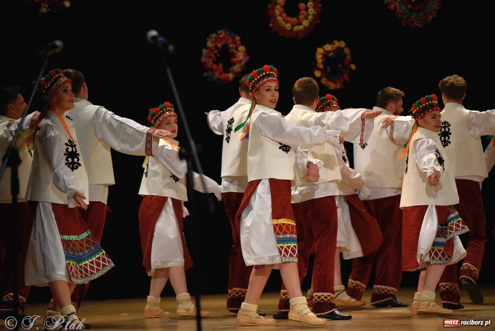 Zdjęcie w galerii na portalu naszraciborz.pl: Zespoły Źródła wspierają Kamilka. Piękny koncert w RCK [FOTO i WIDEO] wiadomości z regionu