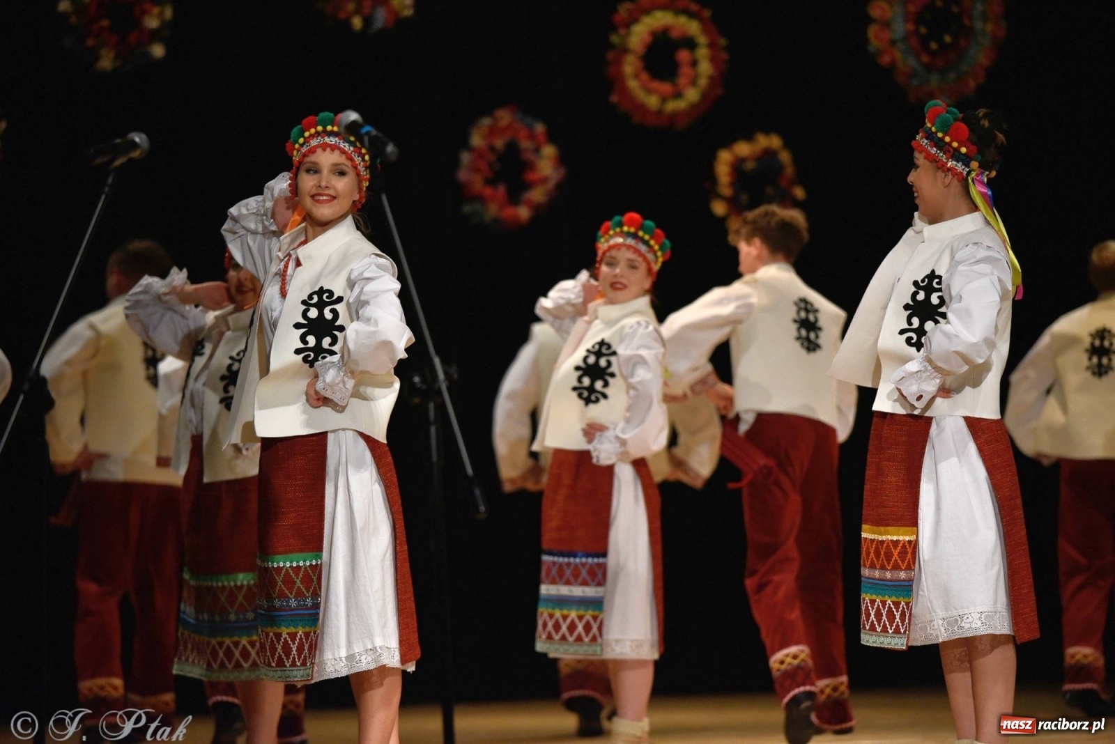 Zdjęcie w galerii na portalu naszraciborz.pl: Zespoły Źródła wspierają Kamilka. Piękny koncert w RCK [FOTO i WIDEO] wiadomości z regionu