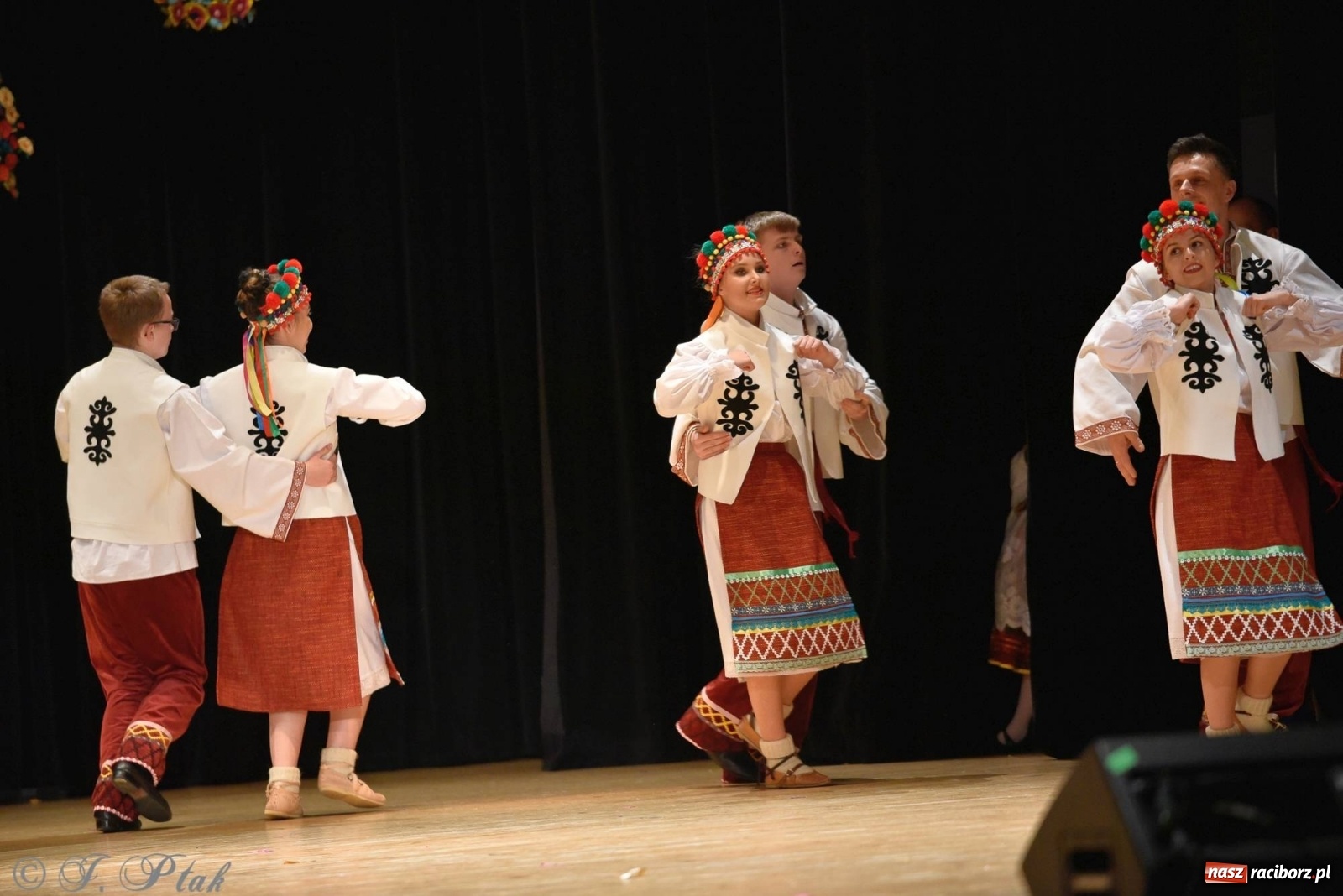 Zdjęcie w galerii na portalu naszraciborz.pl: Zespoły Źródła wspierają Kamilka. Piękny koncert w RCK [FOTO i WIDEO] wiadomości z regionu