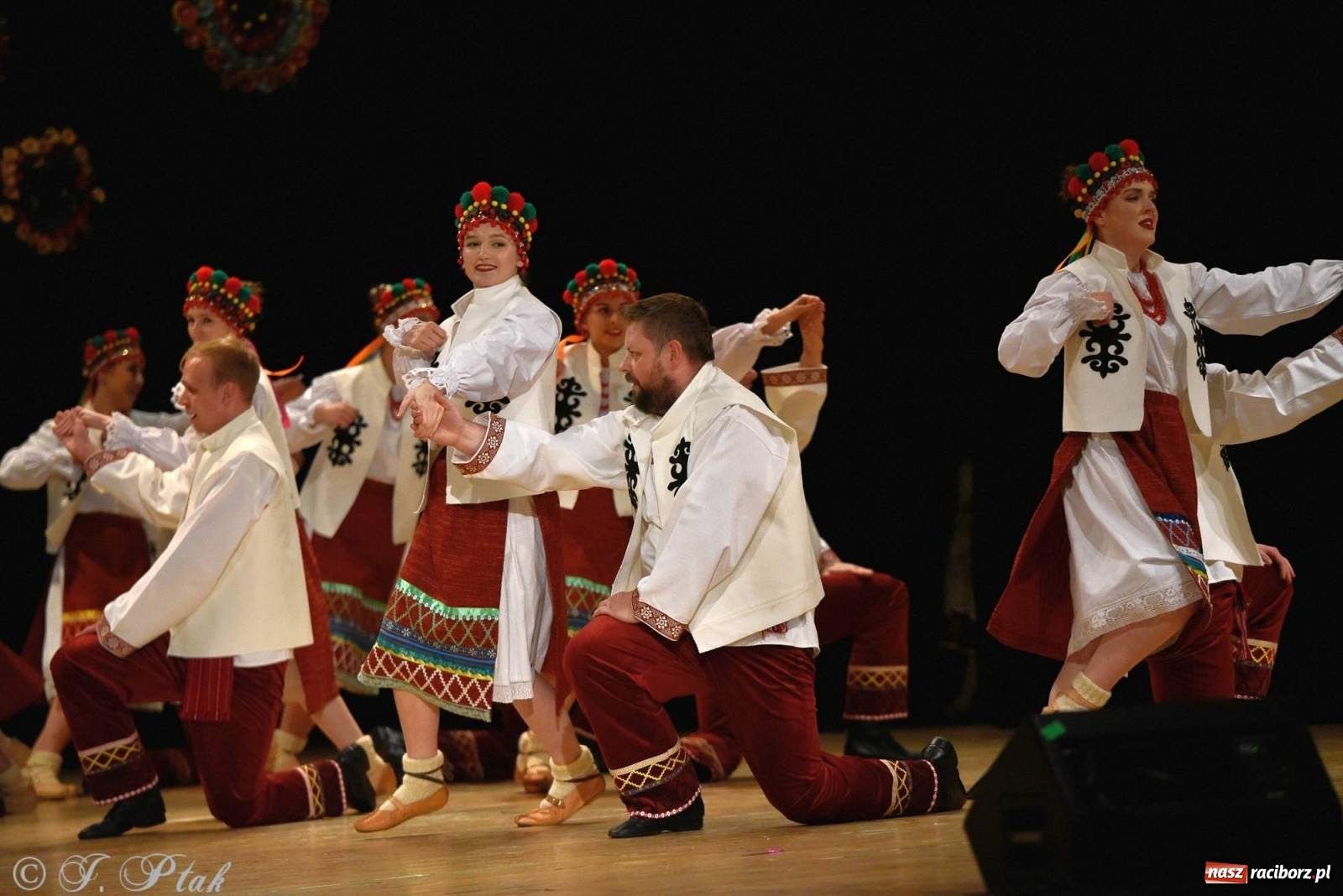Zdjęcie w galerii na portalu naszraciborz.pl: Zespoły Źródła wspierają Kamilka. Piękny koncert w RCK [FOTO i WIDEO] wiadomości z regionu
