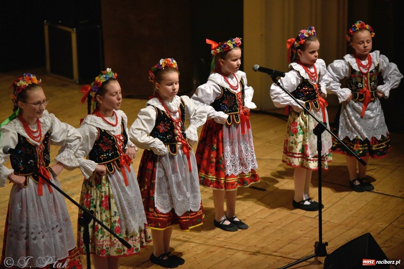 Zdjęcie w galerii na portalu naszraciborz.pl: Zespoły Źródła wspierają Kamilka. Piękny koncert w RCK [FOTO i WIDEO] wiadomości z regionu