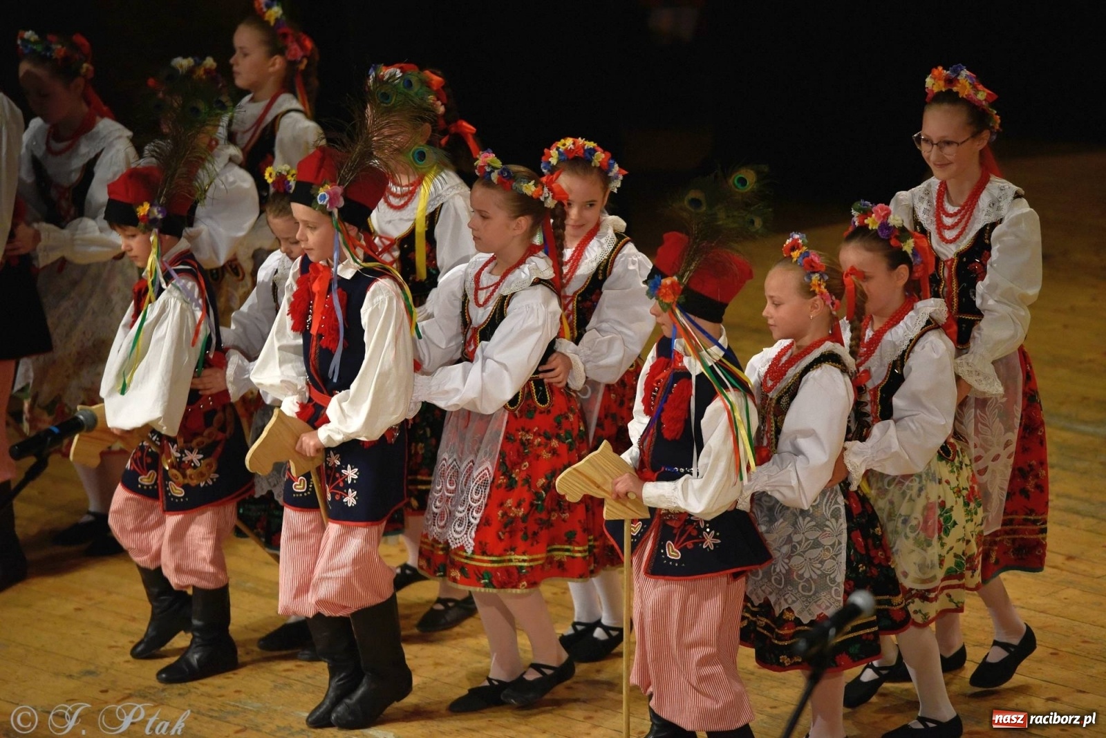 Zdjęcie w galerii na portalu naszraciborz.pl: Zespoły Źródła wspierają Kamilka. Piękny koncert w RCK [FOTO i WIDEO] wiadomości z regionu
