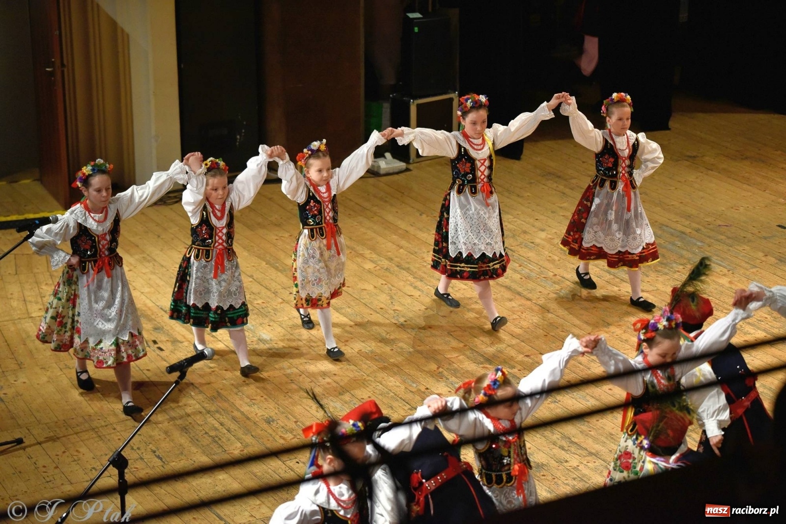 Zdjęcie w galerii na portalu naszraciborz.pl: Zespoły Źródła wspierają Kamilka. Piękny koncert w RCK [FOTO i WIDEO] wiadomości z regionu