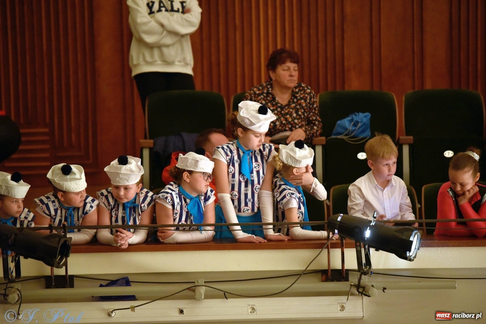 Zdjęcie w galerii na portalu naszraciborz.pl: Zespoły Źródła wspierają Kamilka. Piękny koncert w RCK [FOTO i WIDEO] wiadomości z regionu