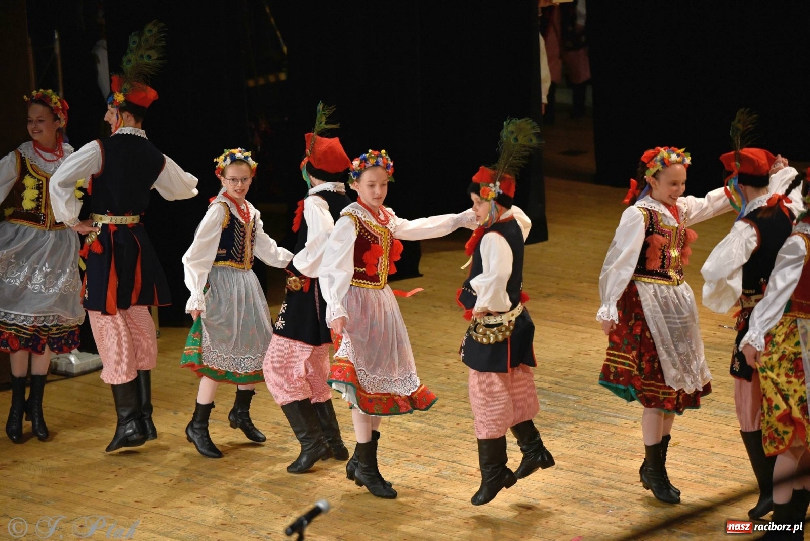 Zdjęcie w galerii na portalu naszraciborz.pl: Zespoły Źródła wspierają Kamilka. Piękny koncert w RCK [FOTO i WIDEO] wiadomości z regionu