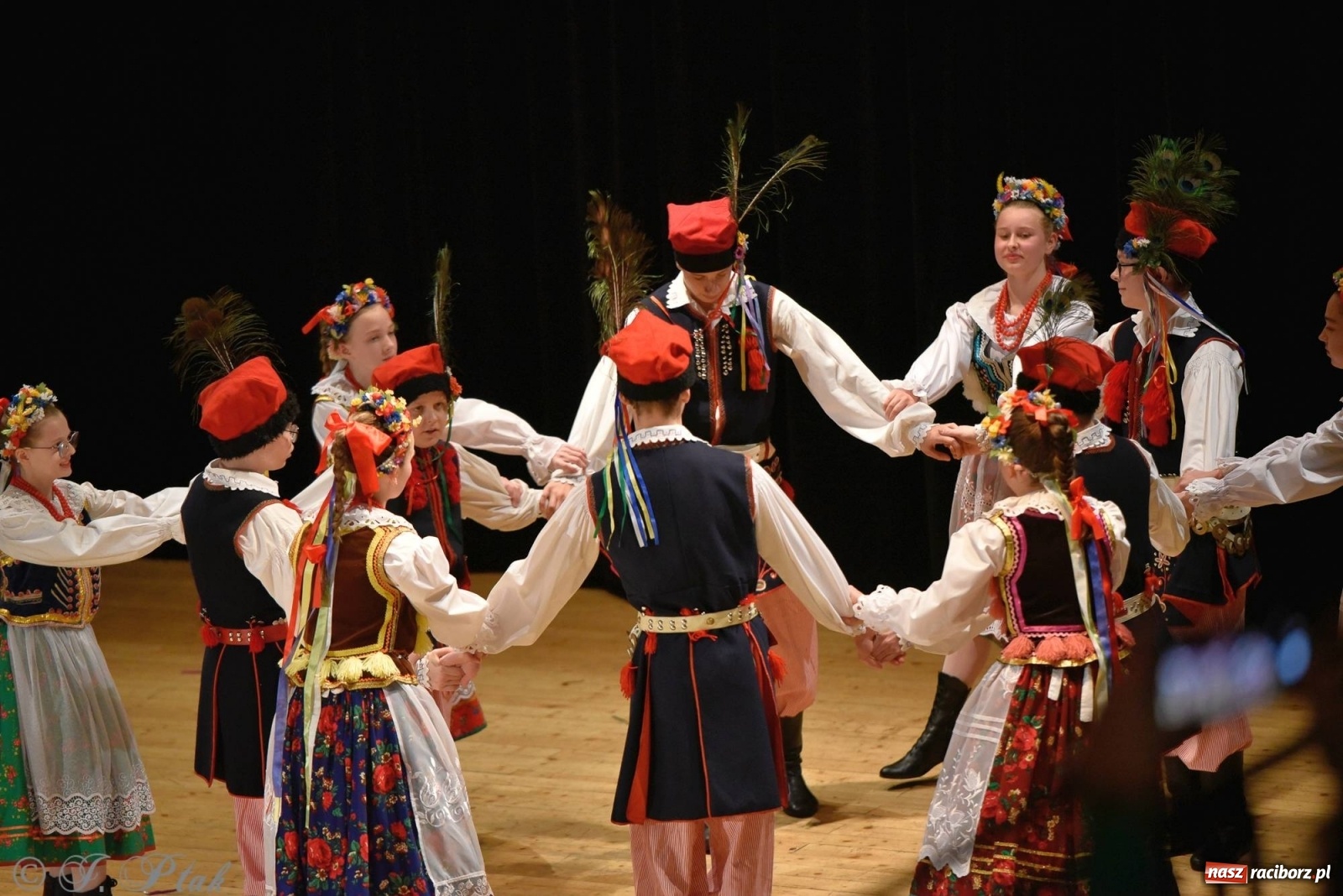 Zdjęcie w galerii na portalu naszraciborz.pl: Zespoły Źródła wspierają Kamilka. Piękny koncert w RCK [FOTO i WIDEO] wiadomości z regionu