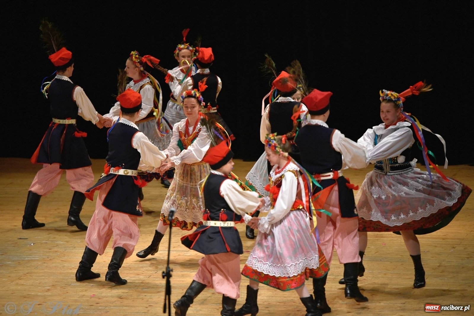 Zdjęcie w galerii na portalu naszraciborz.pl: Zespoły Źródła wspierają Kamilka. Piękny koncert w RCK [FOTO i WIDEO] wiadomości z regionu