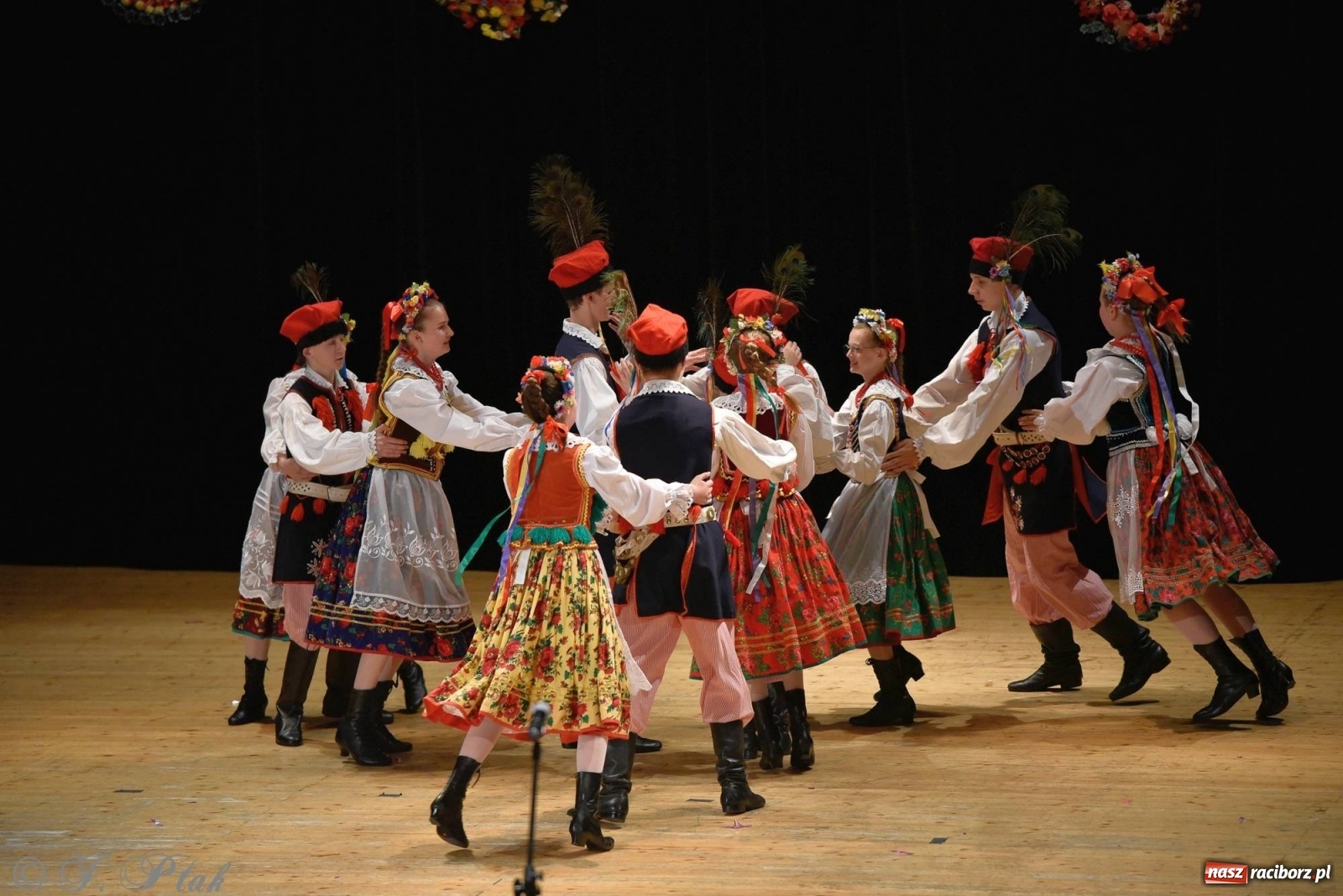 Zdjęcie w galerii na portalu naszraciborz.pl: Zespoły Źródła wspierają Kamilka. Piękny koncert w RCK [FOTO i WIDEO] wiadomości z regionu