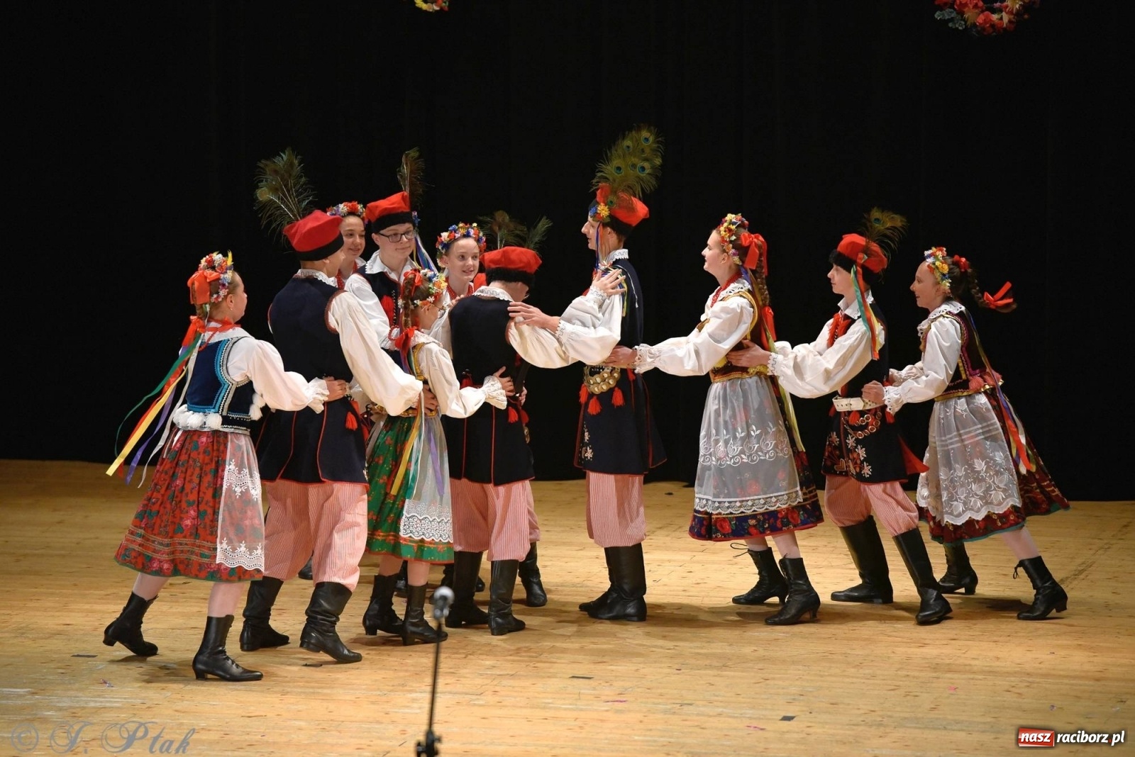 Zdjęcie w galerii na portalu naszraciborz.pl: Zespoły Źródła wspierają Kamilka. Piękny koncert w RCK [FOTO i WIDEO] wiadomości z regionu