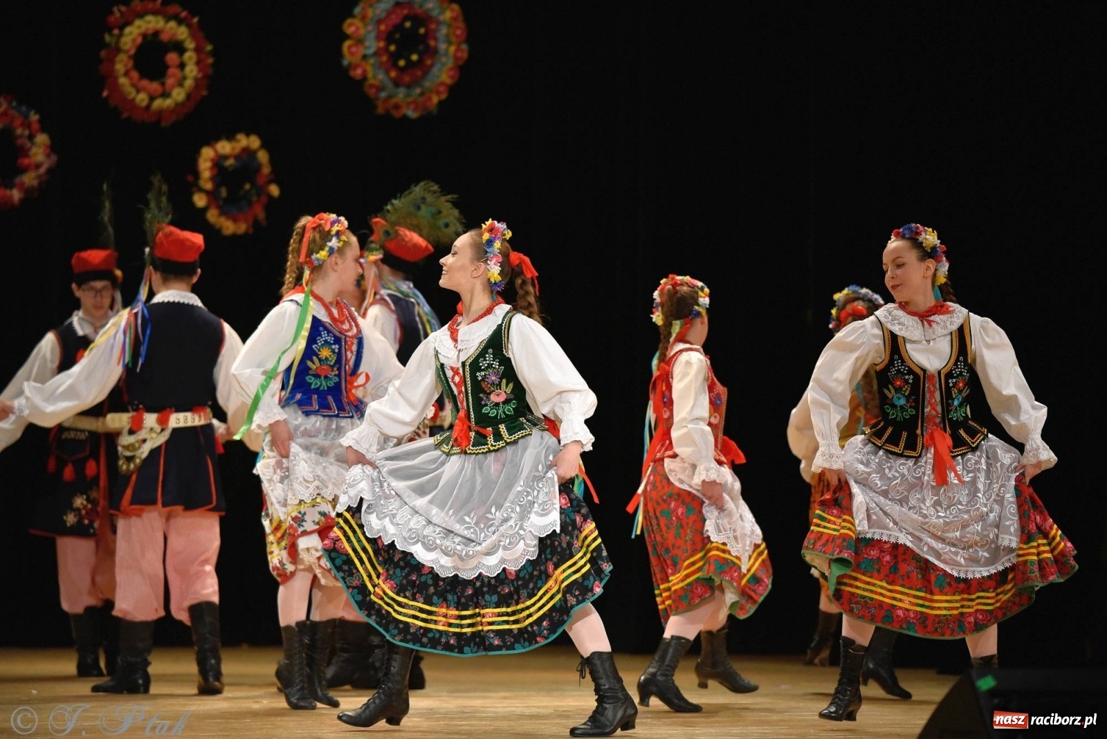 Zdjęcie w galerii na portalu naszraciborz.pl: Zespoły Źródła wspierają Kamilka. Piękny koncert w RCK [FOTO i WIDEO] wiadomości z regionu