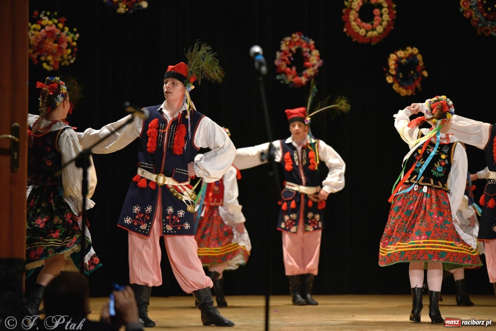 Zdjęcie w galerii na portalu naszraciborz.pl: Zespoły Źródła wspierają Kamilka. Piękny koncert w RCK [FOTO i WIDEO] wiadomości z regionu