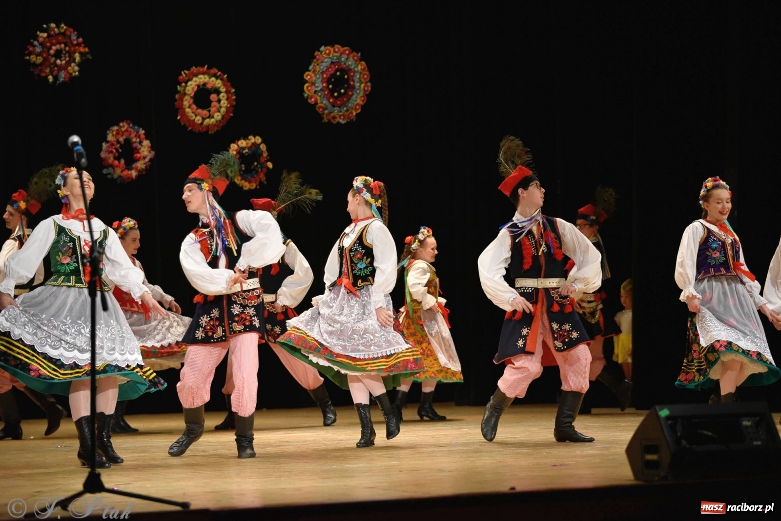 Zdjęcie w galerii na portalu naszraciborz.pl: Zespoły Źródła wspierają Kamilka. Piękny koncert w RCK [FOTO i WIDEO] wiadomości z regionu