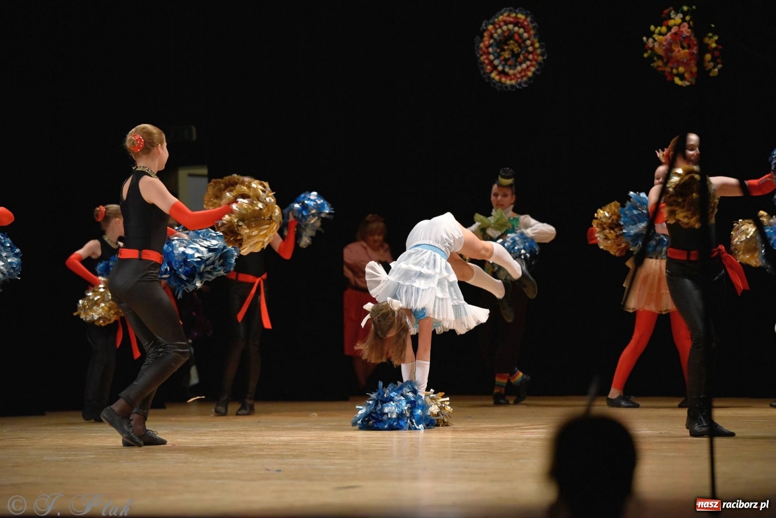 Zdjęcie w galerii na portalu naszraciborz.pl: Zespoły Źródła wspierają Kamilka. Piękny koncert w RCK [FOTO i WIDEO] wiadomości z regionu