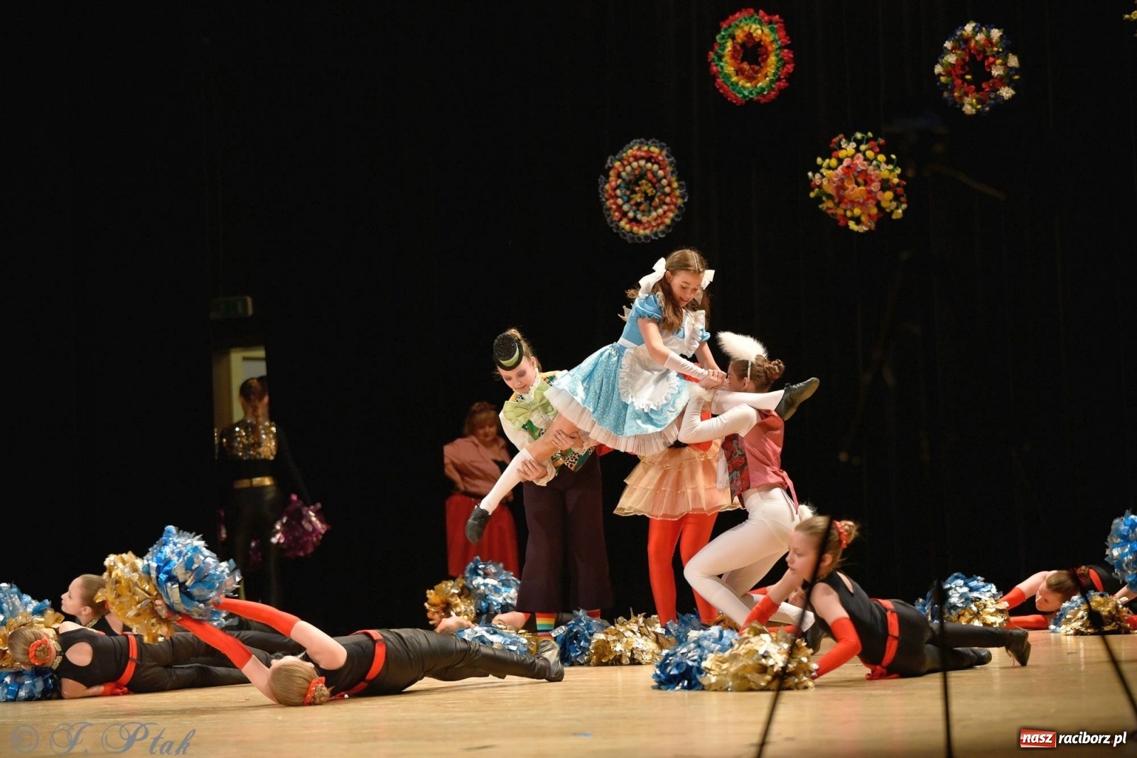 Zdjęcie w galerii na portalu naszraciborz.pl: Zespoły Źródła wspierają Kamilka. Piękny koncert w RCK [FOTO i WIDEO] wiadomości z regionu