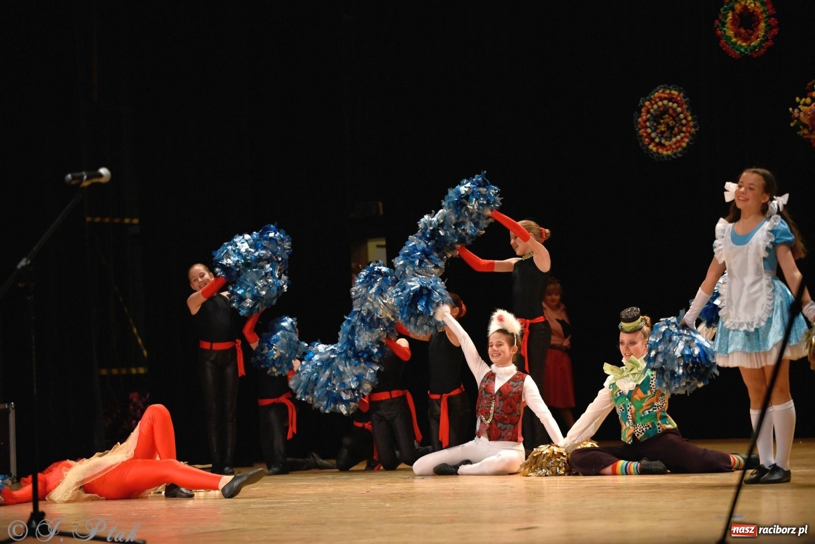 Zdjęcie w galerii na portalu naszraciborz.pl: Zespoły Źródła wspierają Kamilka. Piękny koncert w RCK [FOTO i WIDEO] wiadomości z regionu