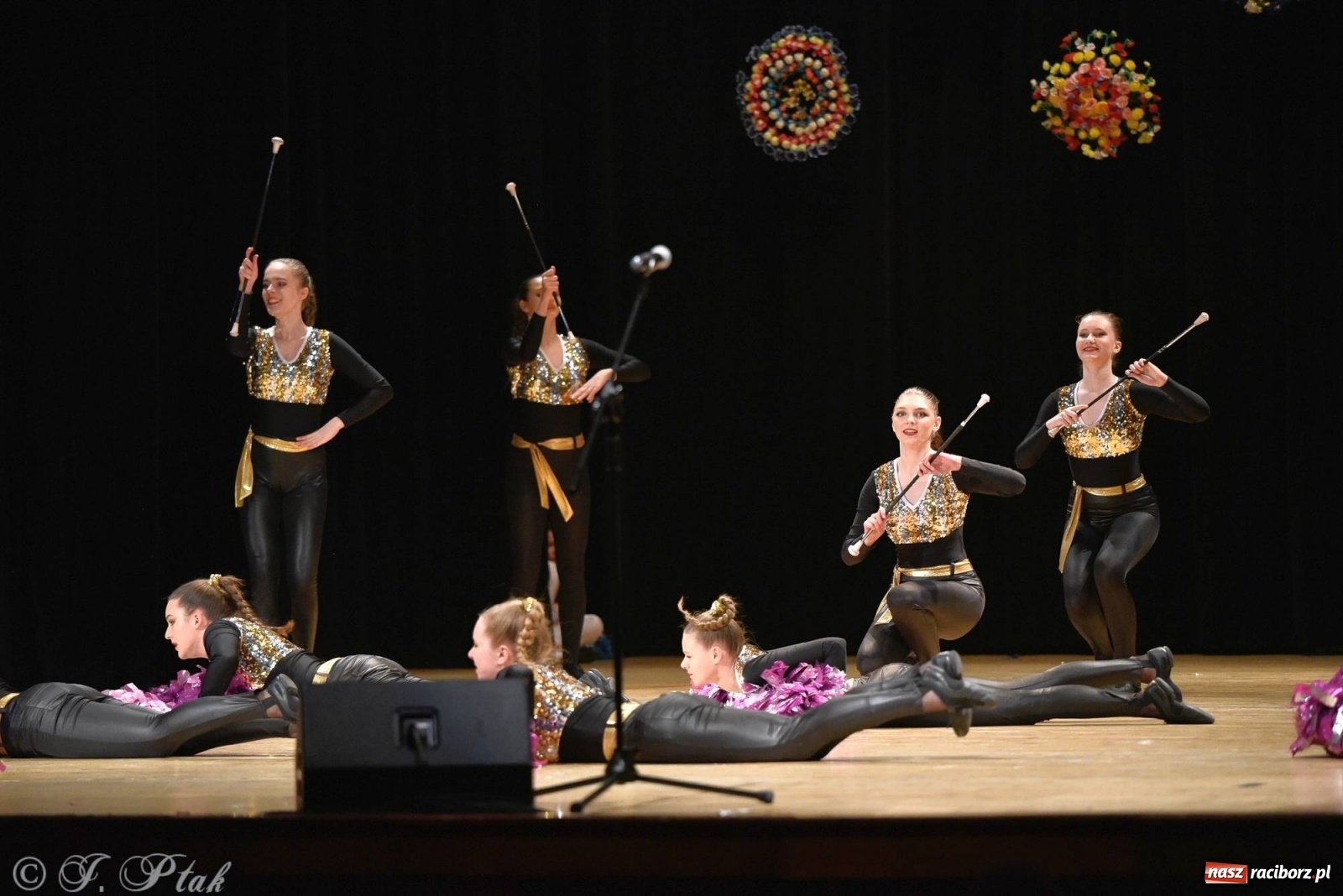 Zdjęcie w galerii na portalu naszraciborz.pl: Zespoły Źródła wspierają Kamilka. Piękny koncert w RCK [FOTO i WIDEO] wiadomości z regionu