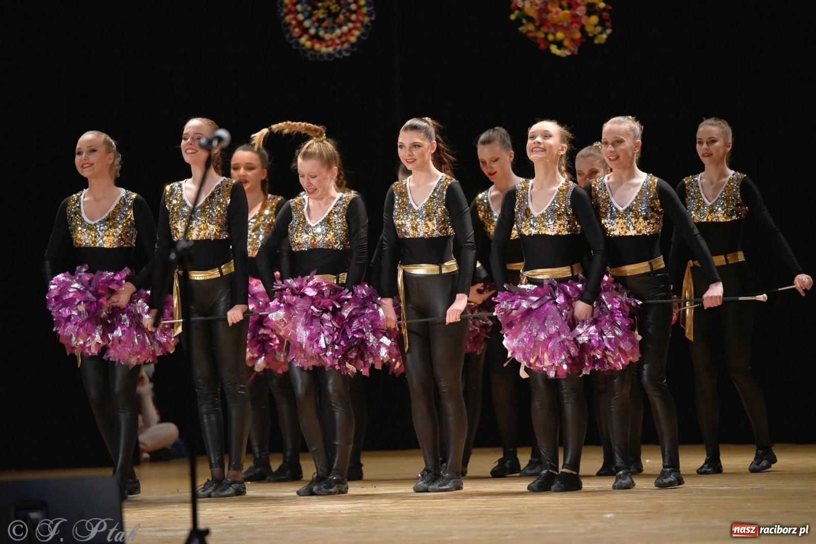 Zdjęcie w galerii na portalu naszraciborz.pl: Zespoły Źródła wspierają Kamilka. Piękny koncert w RCK [FOTO i WIDEO] wiadomości z regionu