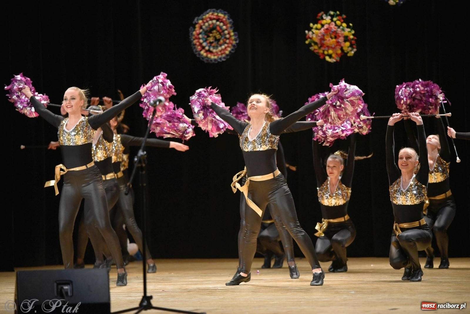 Zdjęcie w galerii na portalu naszraciborz.pl: Zespoły Źródła wspierają Kamilka. Piękny koncert w RCK [FOTO i WIDEO] wiadomości z regionu
