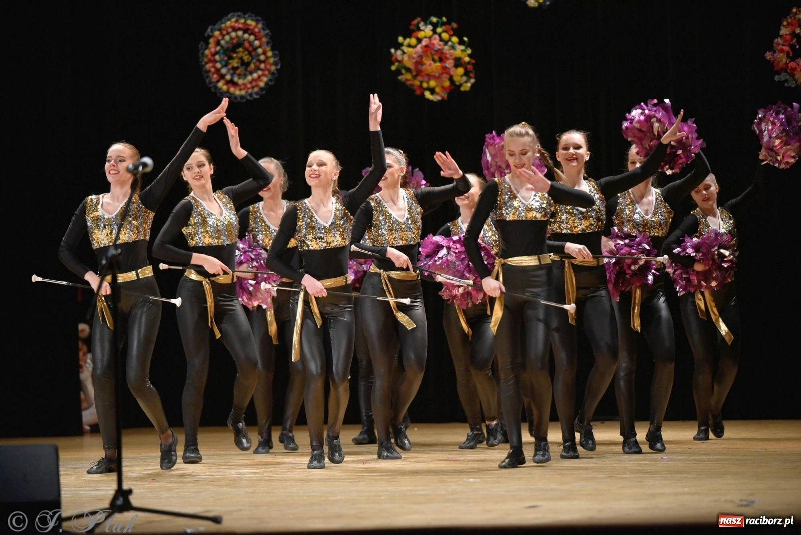 Zdjęcie w galerii na portalu naszraciborz.pl: Zespoły Źródła wspierają Kamilka. Piękny koncert w RCK [FOTO i WIDEO] wiadomości z regionu