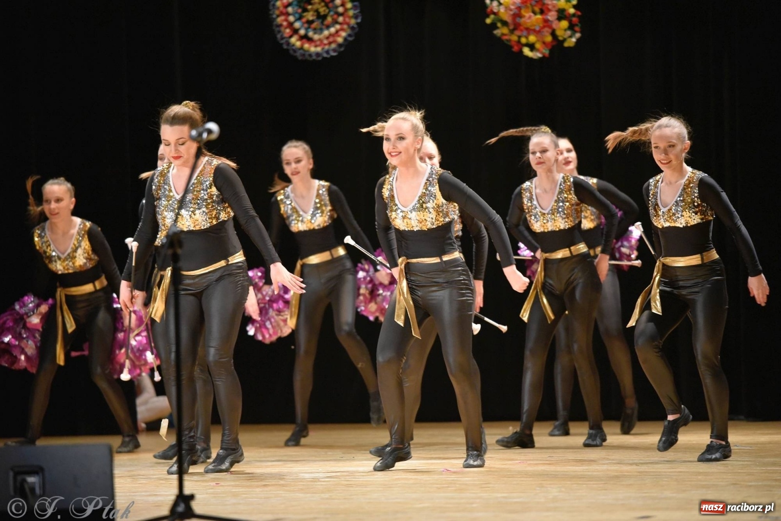 Zdjęcie w galerii na portalu naszraciborz.pl: Zespoły Źródła wspierają Kamilka. Piękny koncert w RCK [FOTO i WIDEO] wiadomości z regionu