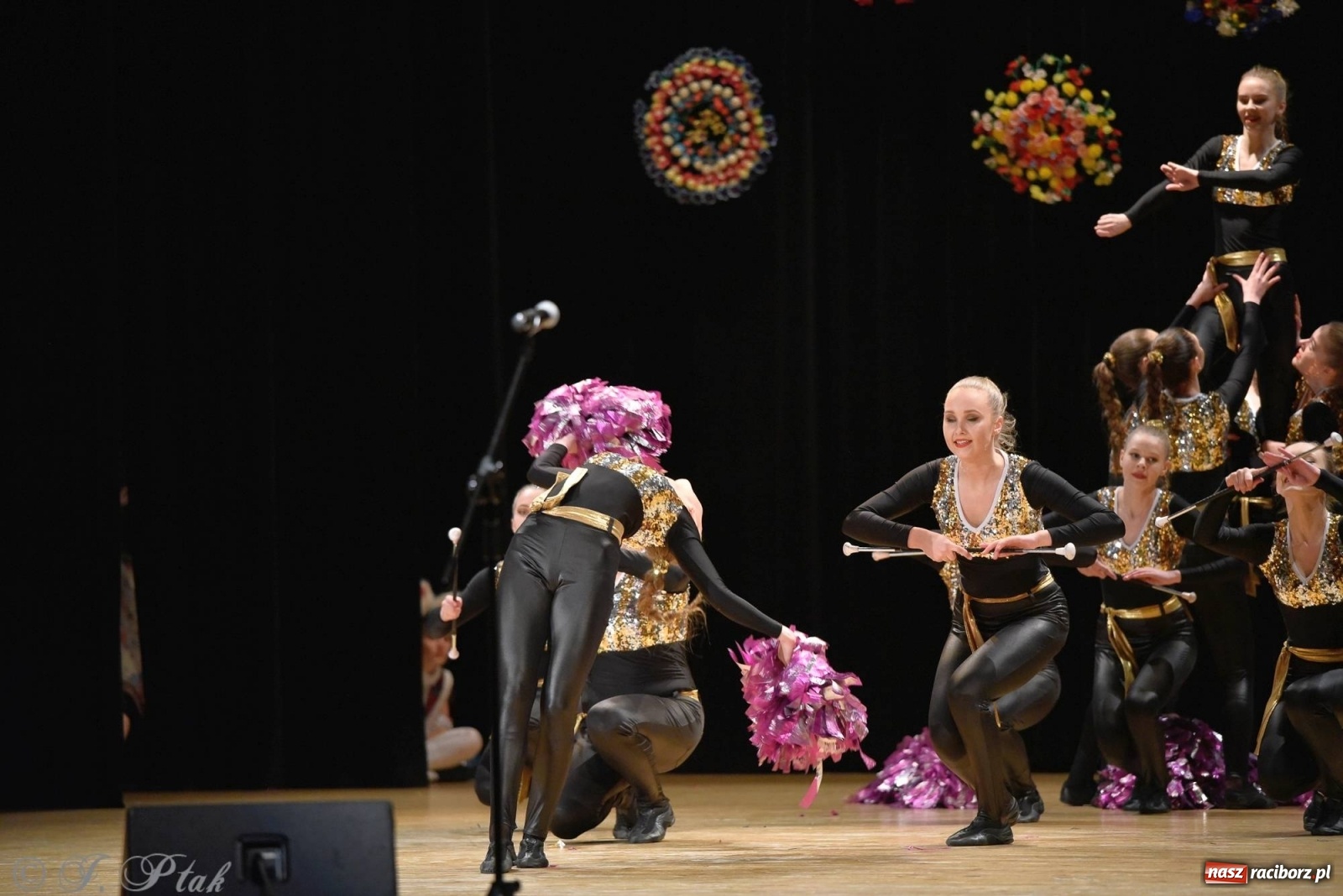 Zdjęcie w galerii na portalu naszraciborz.pl: Zespoły Źródła wspierają Kamilka. Piękny koncert w RCK [FOTO i WIDEO] wiadomości z regionu