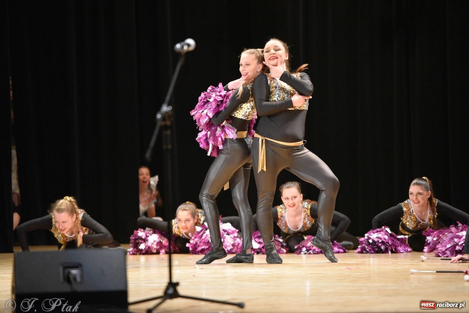 Zdjęcie w galerii na portalu naszraciborz.pl: Zespoły Źródła wspierają Kamilka. Piękny koncert w RCK [FOTO i WIDEO] wiadomości z regionu