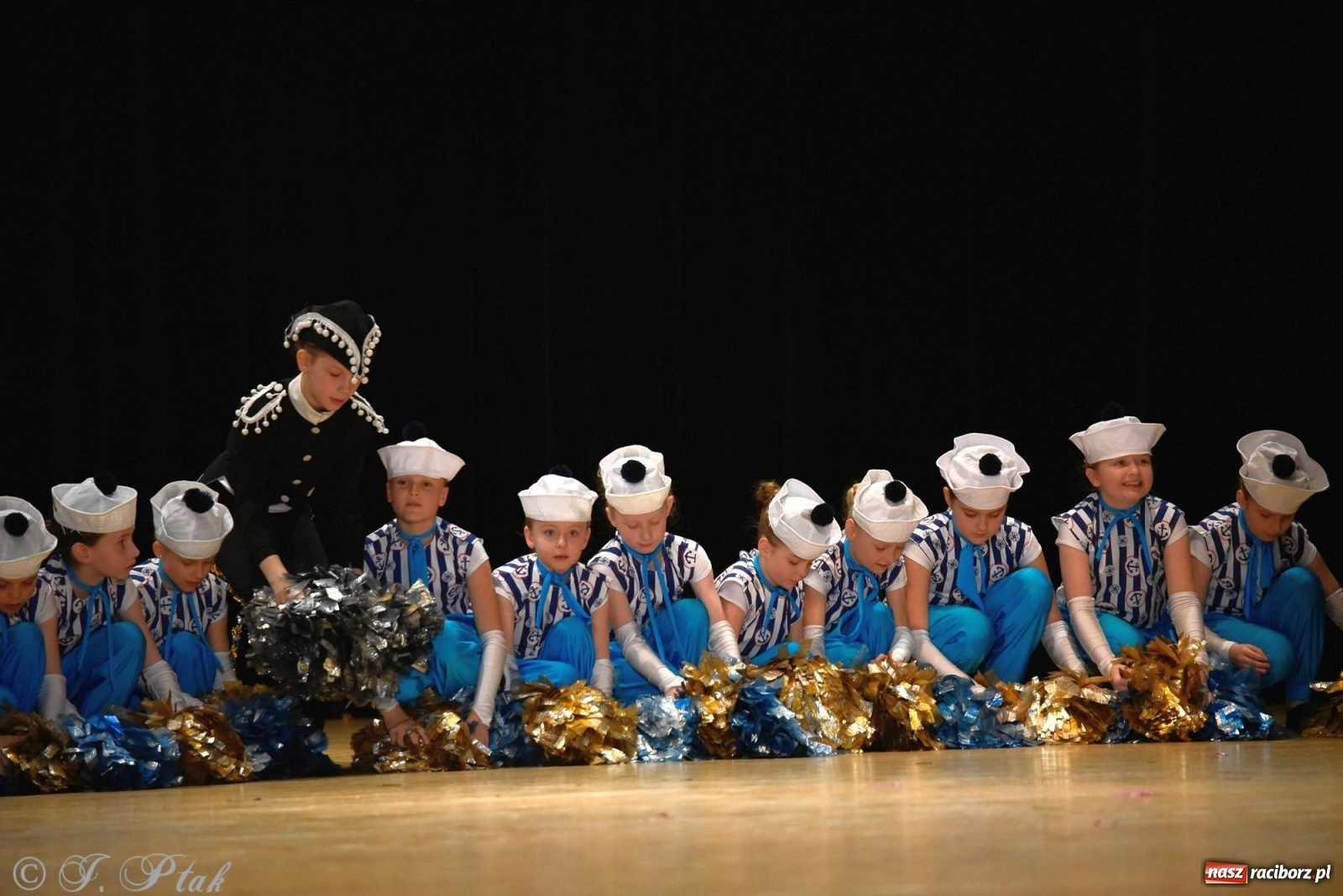 Zdjęcie w galerii na portalu naszraciborz.pl: Zespoły Źródła wspierają Kamilka. Piękny koncert w RCK [FOTO i WIDEO] wiadomości z regionu