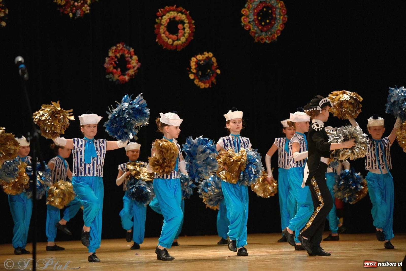 Zdjęcie w galerii na portalu naszraciborz.pl: Zespoły Źródła wspierają Kamilka. Piękny koncert w RCK [FOTO i WIDEO] wiadomości z regionu
