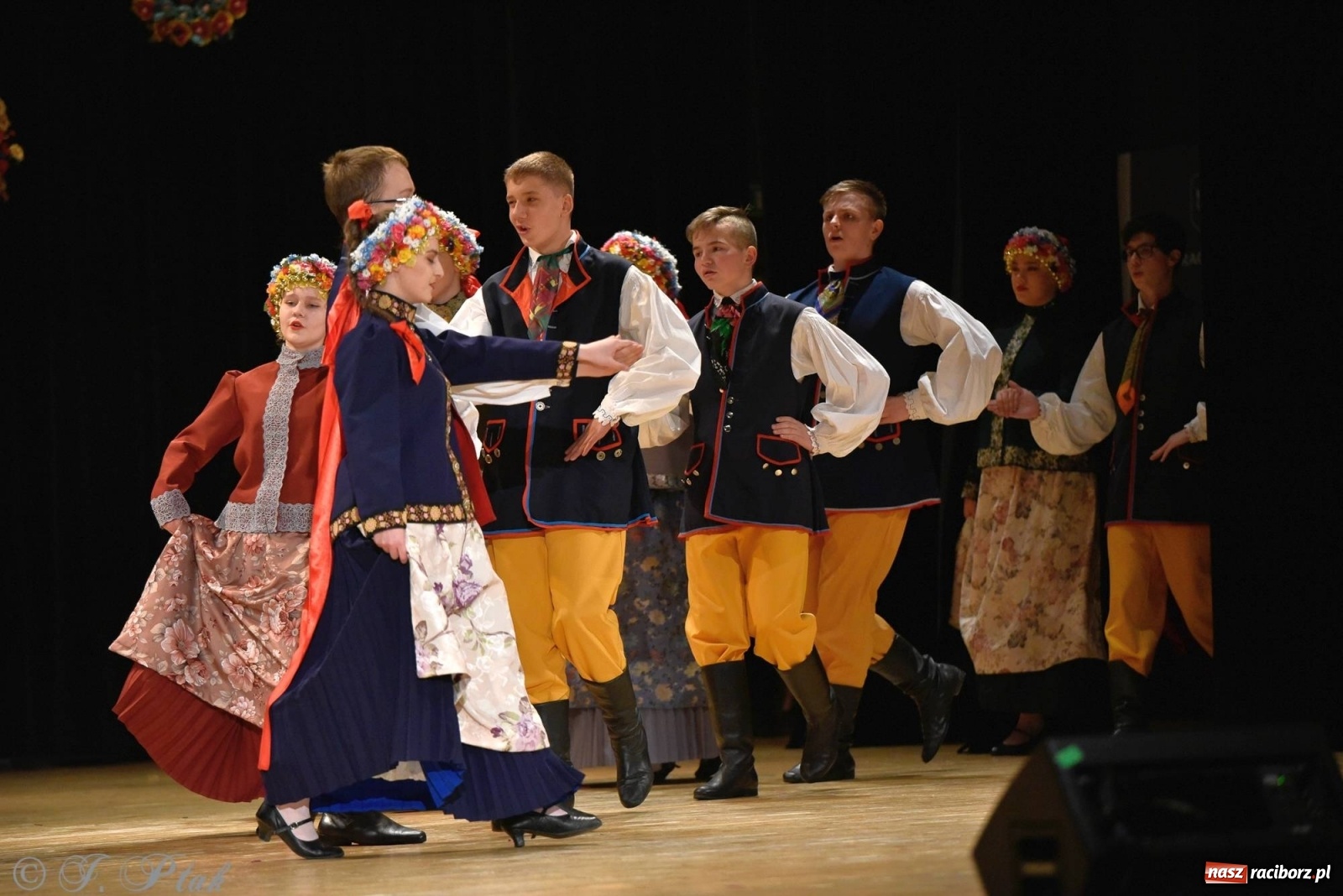 Zdjęcie w galerii na portalu naszraciborz.pl: Zespoły Źródła wspierają Kamilka. Piękny koncert w RCK [FOTO i WIDEO] wiadomości z regionu