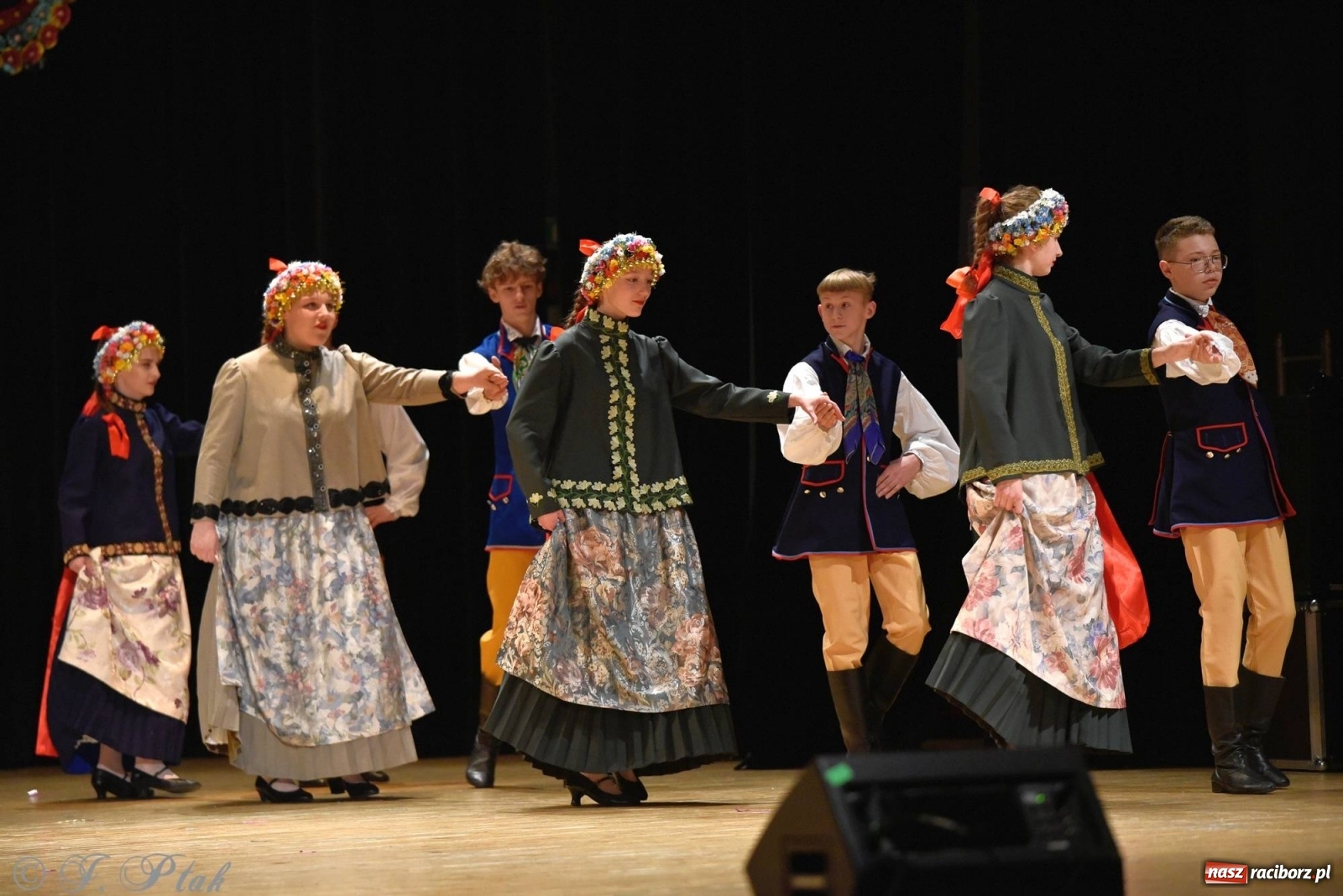 Zdjęcie w galerii na portalu naszraciborz.pl: Zespoły Źródła wspierają Kamilka. Piękny koncert w RCK [FOTO i WIDEO] wiadomości z regionu