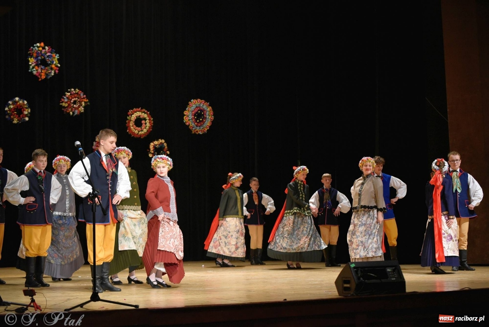 Zdjęcie w galerii na portalu naszraciborz.pl: Zespoły Źródła wspierają Kamilka. Piękny koncert w RCK [FOTO i WIDEO] wiadomości z regionu