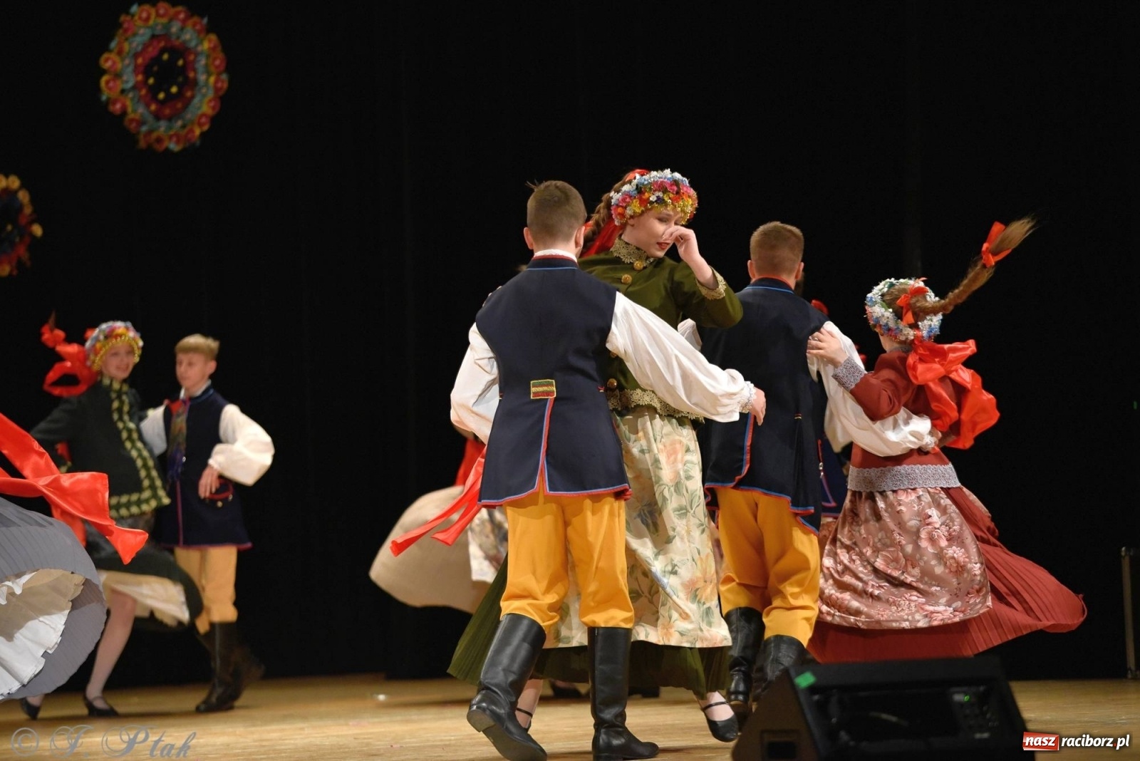 Zdjęcie w galerii na portalu naszraciborz.pl: Zespoły Źródła wspierają Kamilka. Piękny koncert w RCK [FOTO i WIDEO] wiadomości z regionu