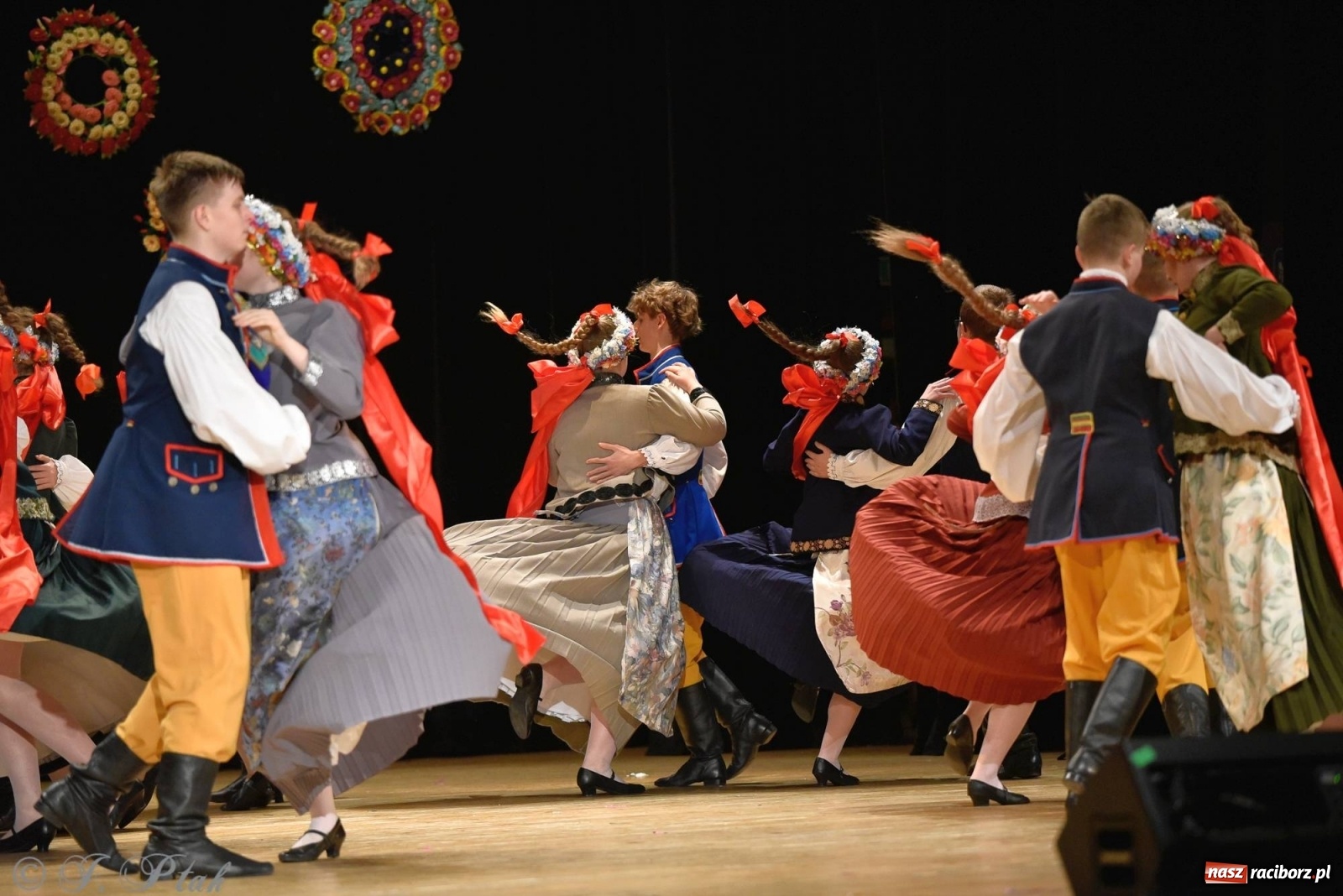 Zdjęcie w galerii na portalu naszraciborz.pl: Zespoły Źródła wspierają Kamilka. Piękny koncert w RCK [FOTO i WIDEO] wiadomości z regionu