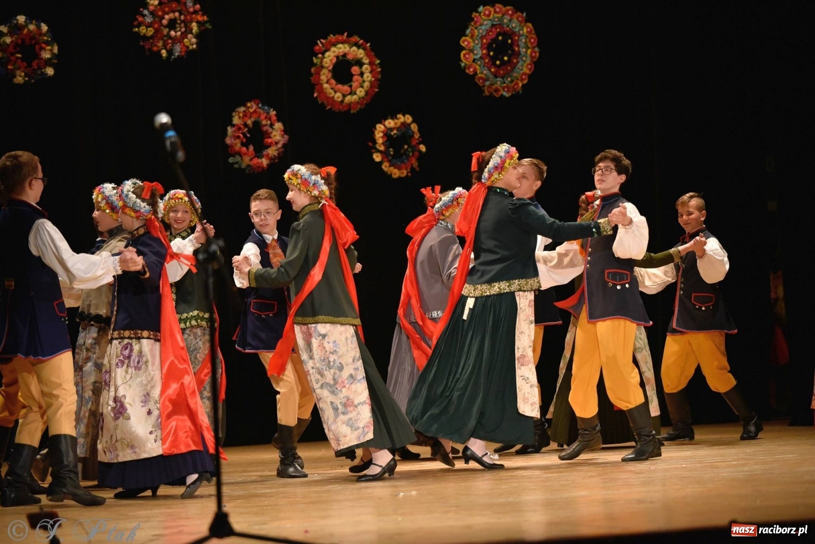 Zdjęcie w galerii na portalu naszraciborz.pl: Zespoły Źródła wspierają Kamilka. Piękny koncert w RCK [FOTO i WIDEO] wiadomości z regionu