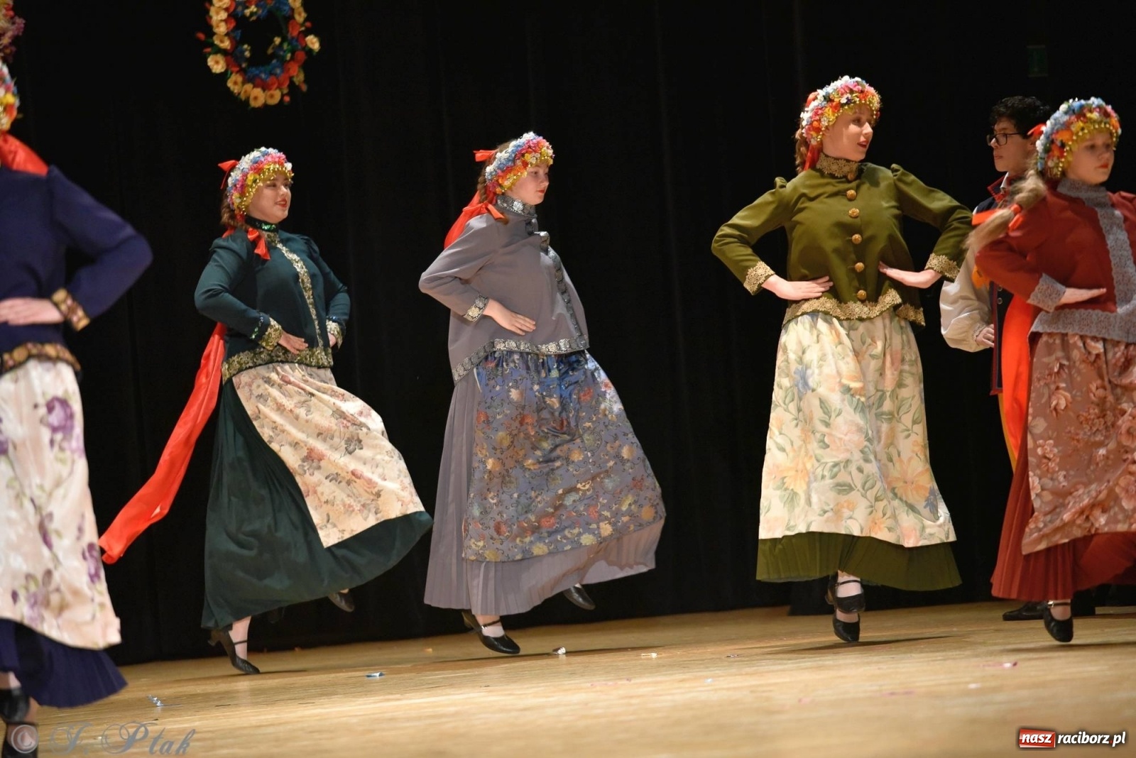 Zdjęcie w galerii na portalu naszraciborz.pl: Zespoły Źródła wspierają Kamilka. Piękny koncert w RCK [FOTO i WIDEO] wiadomości z regionu