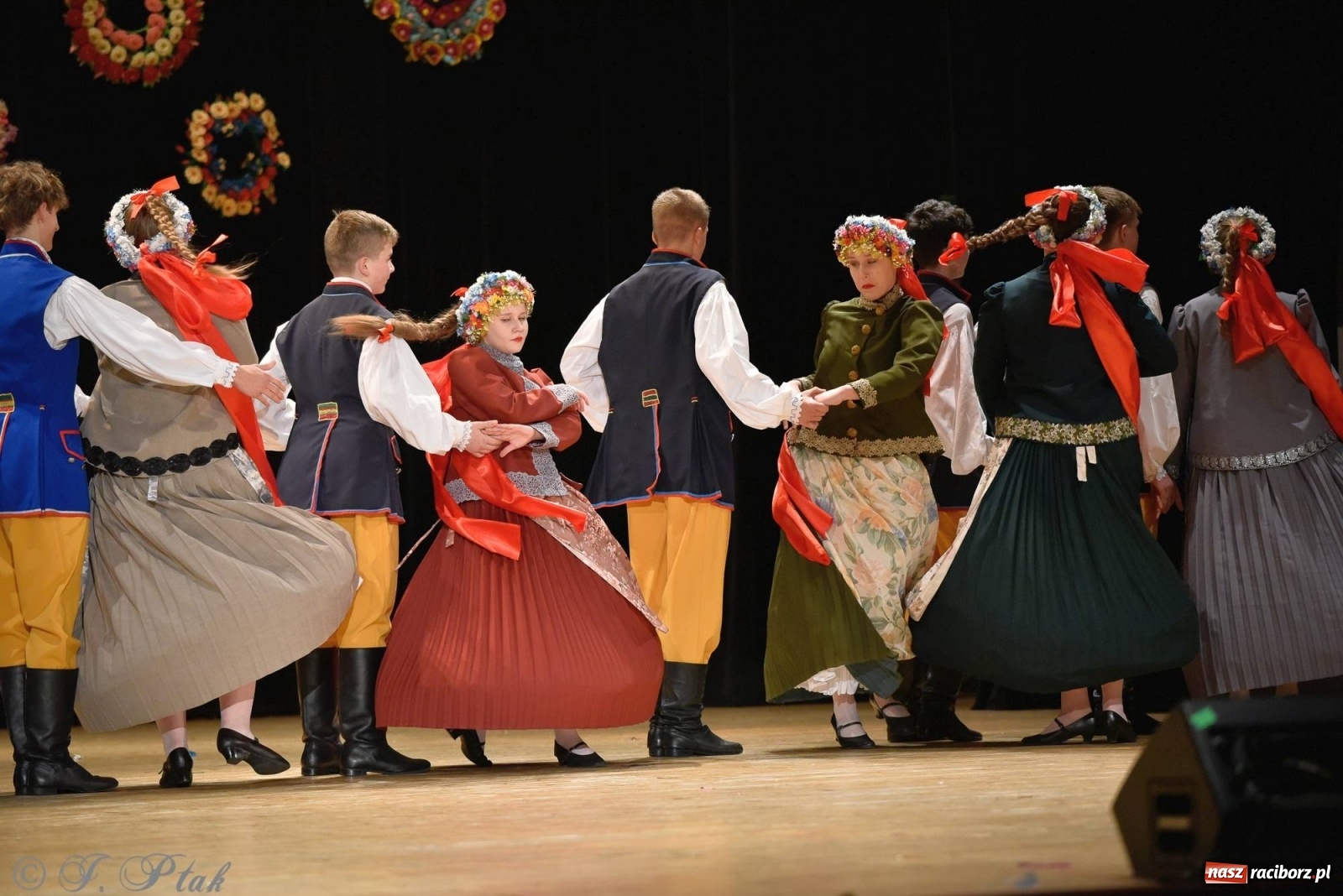 Zdjęcie w galerii na portalu naszraciborz.pl: Zespoły Źródła wspierają Kamilka. Piękny koncert w RCK [FOTO i WIDEO] wiadomości z regionu