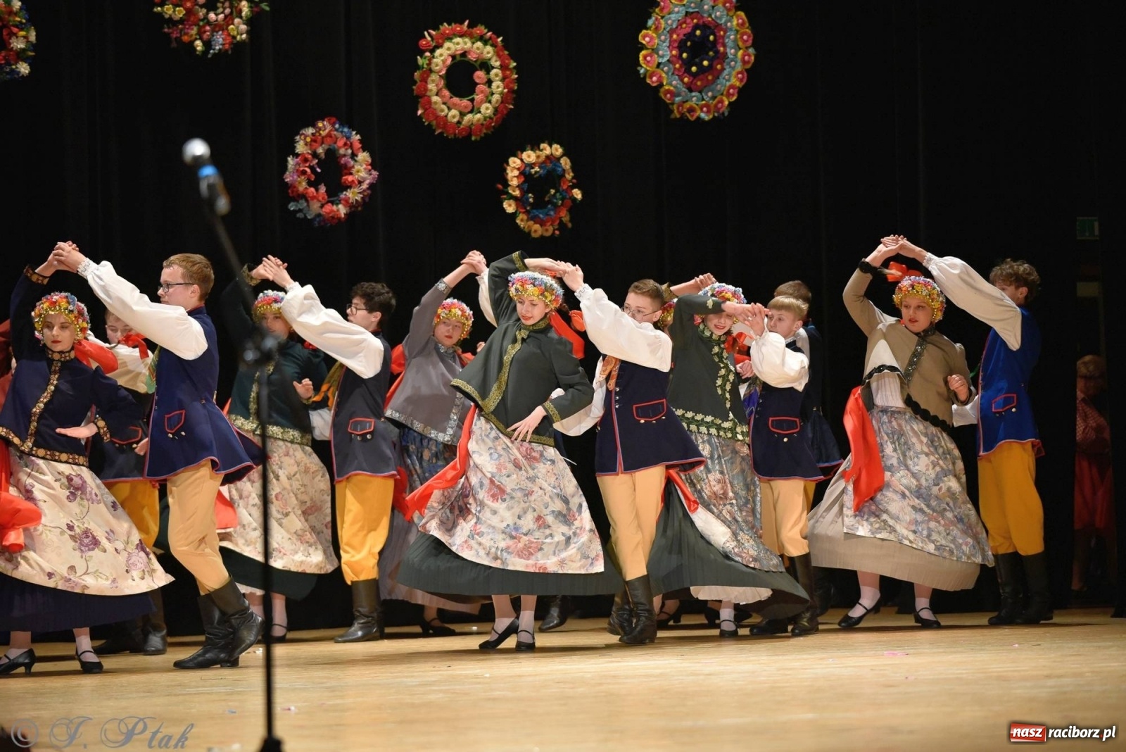 Zdjęcie w galerii na portalu naszraciborz.pl: Zespoły Źródła wspierają Kamilka. Piękny koncert w RCK [FOTO i WIDEO] wiadomości z regionu